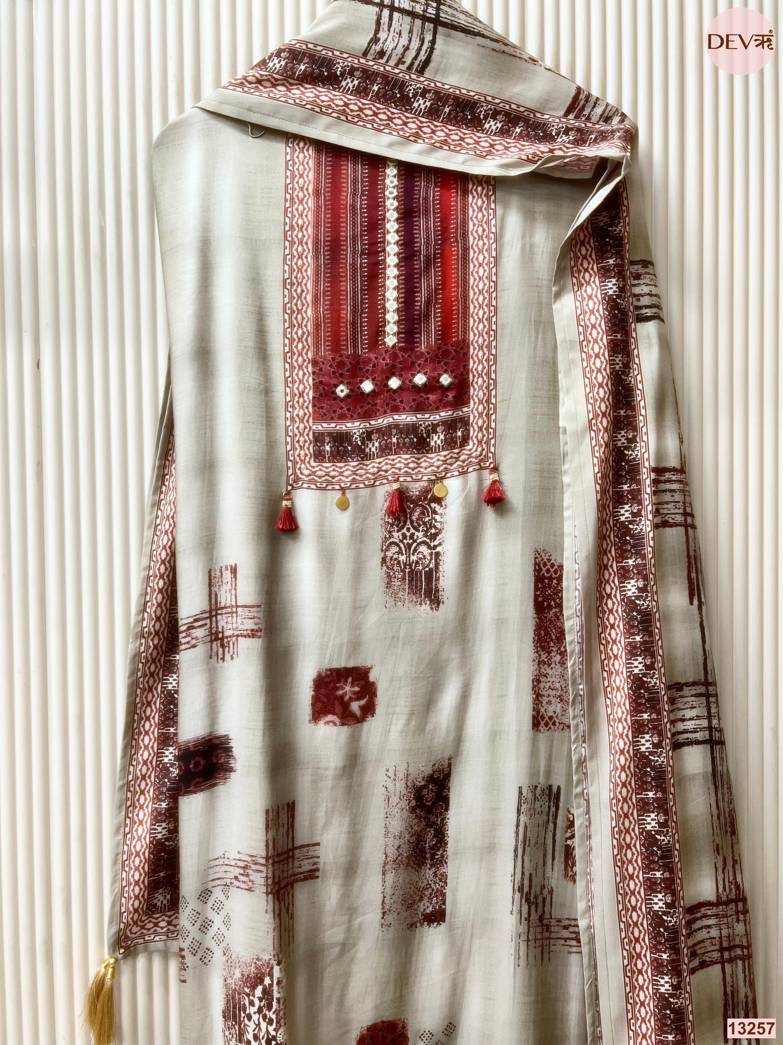 Sage Muslin Printed Unstitched 3-Piece Suit (Devri – D.No 13257)
