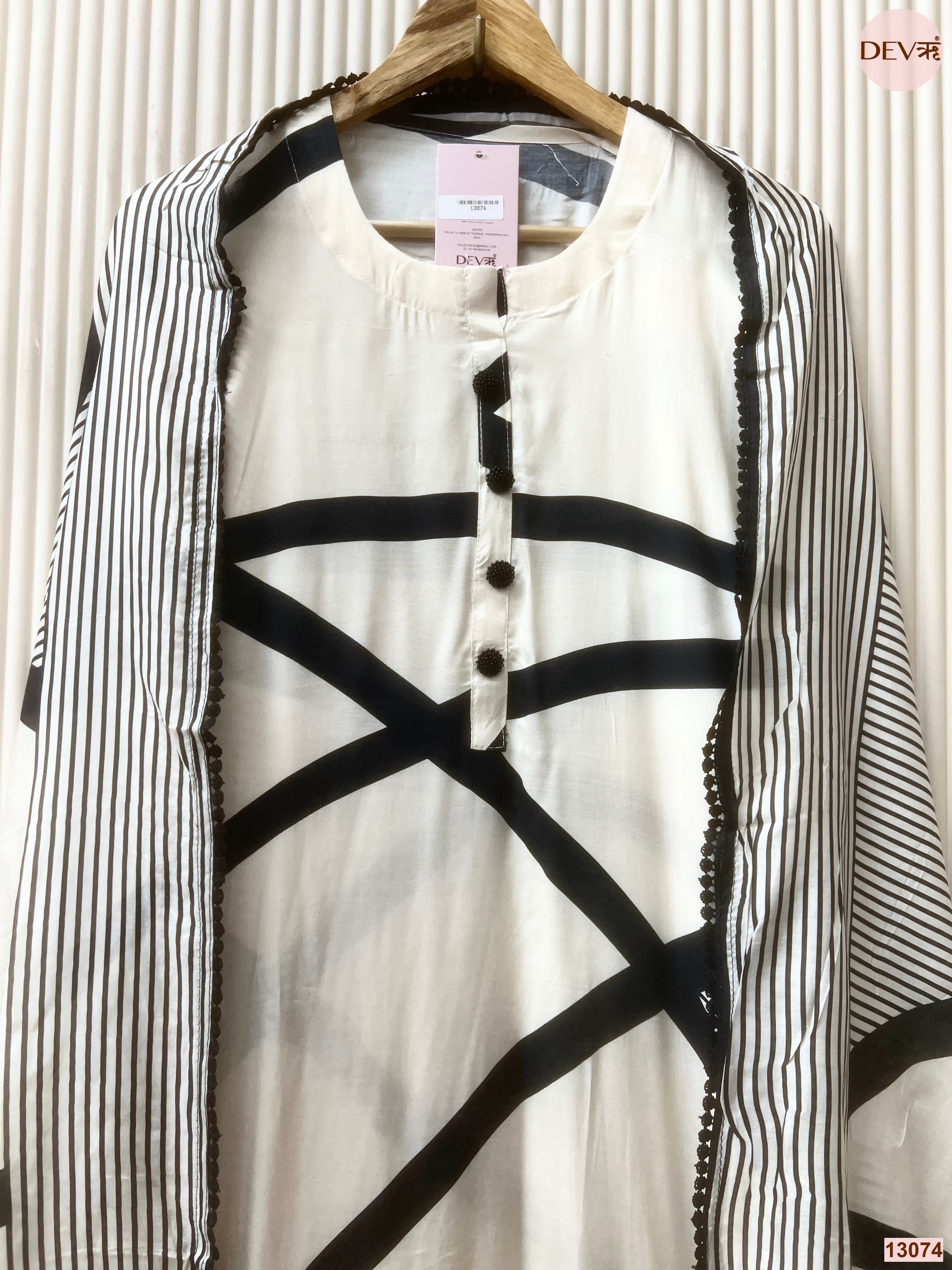 White Muslin Printed Unstitched 3-Piece Suit (Devri – D.No 13074)