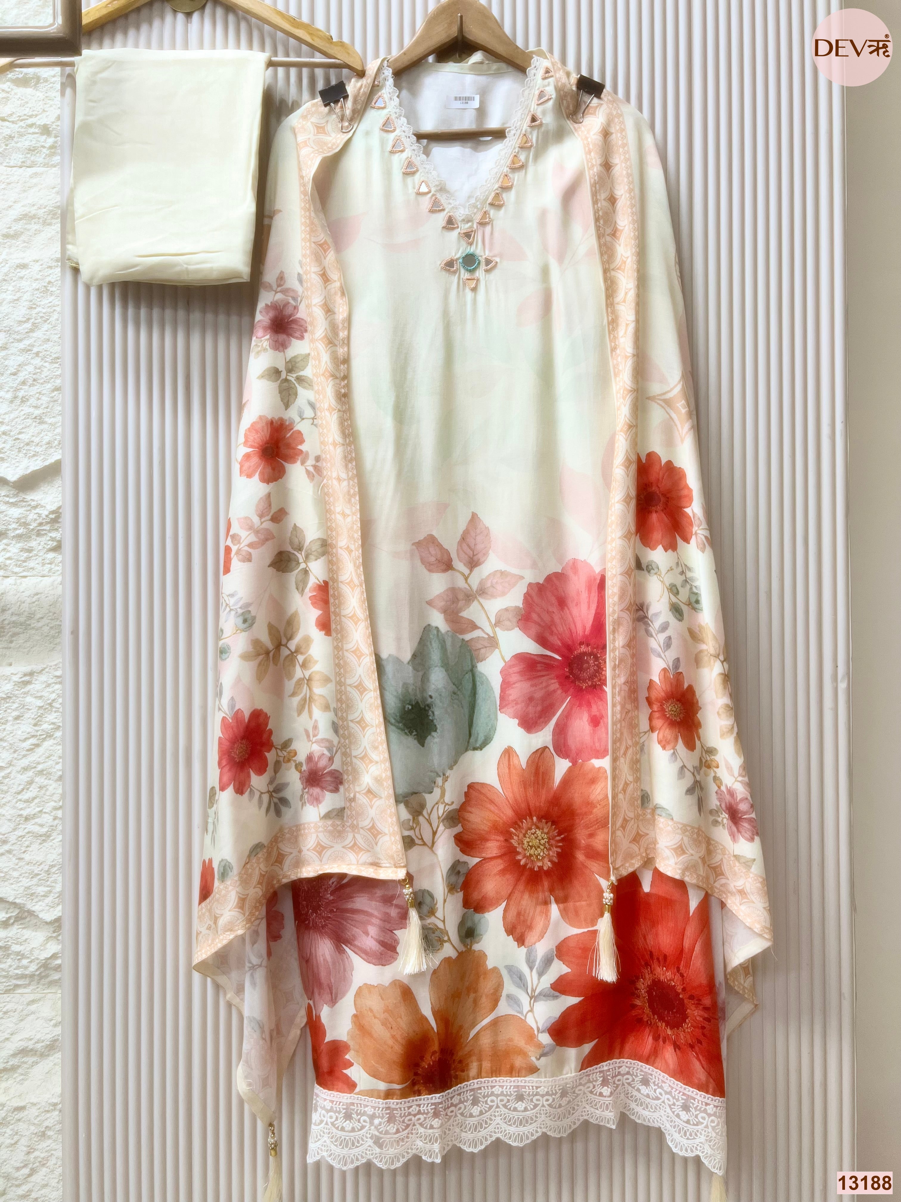 Cream Muslin Printed Unstitched 3-Piece Suit (Devri – D.No 13188)