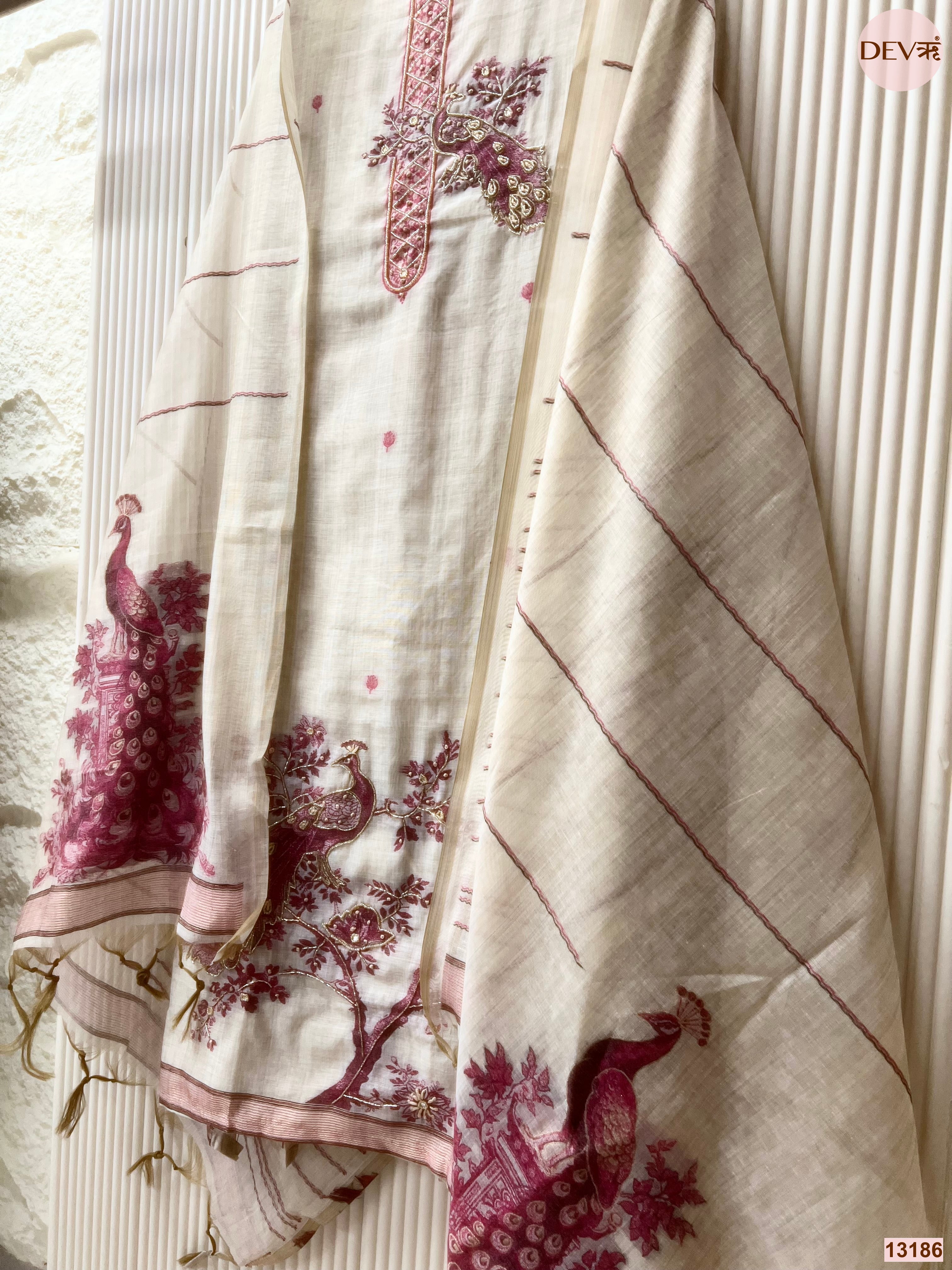 Off White Mul Chanderi Printed Unstitched 3-Piece Suit (Devri – D.No 13186)