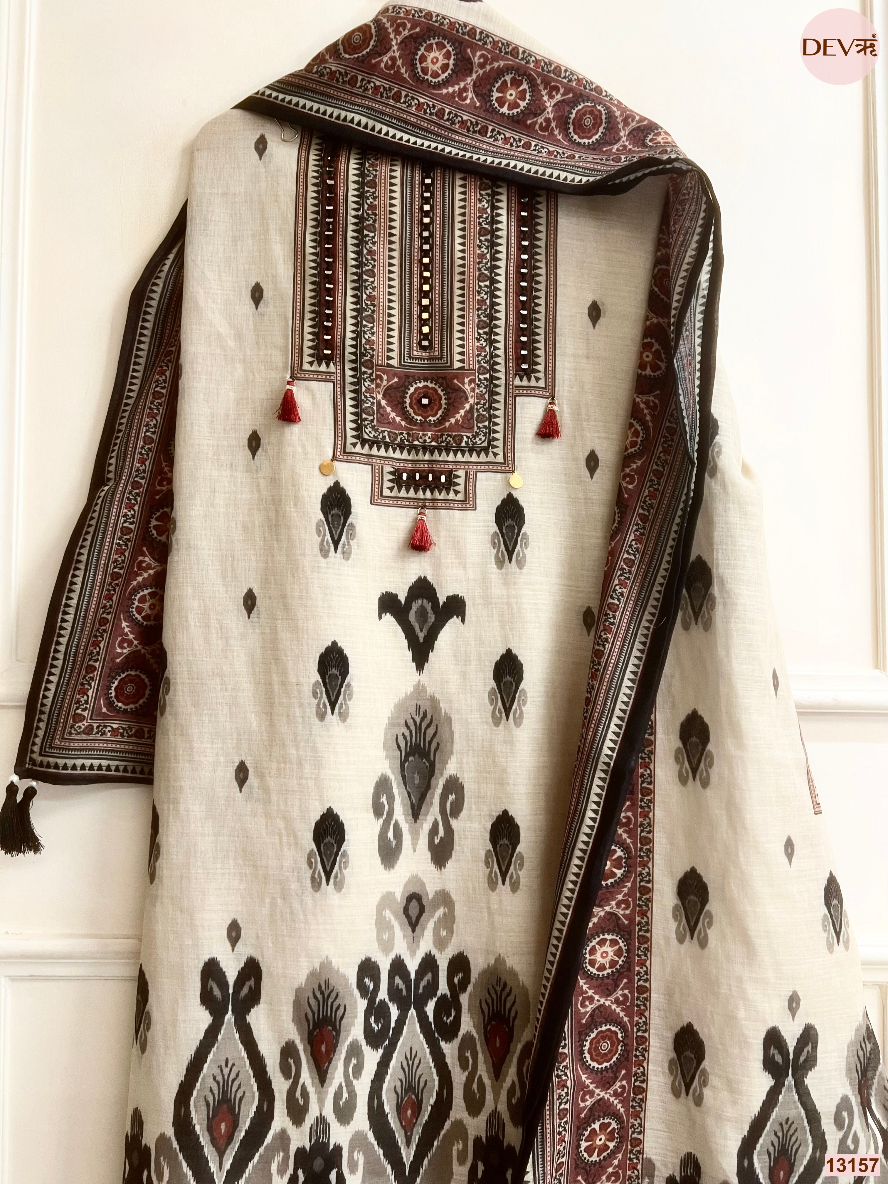 Cream Linen Cotton Printed Unstitched 3-Piece Suit (Devri – D.No 13157)