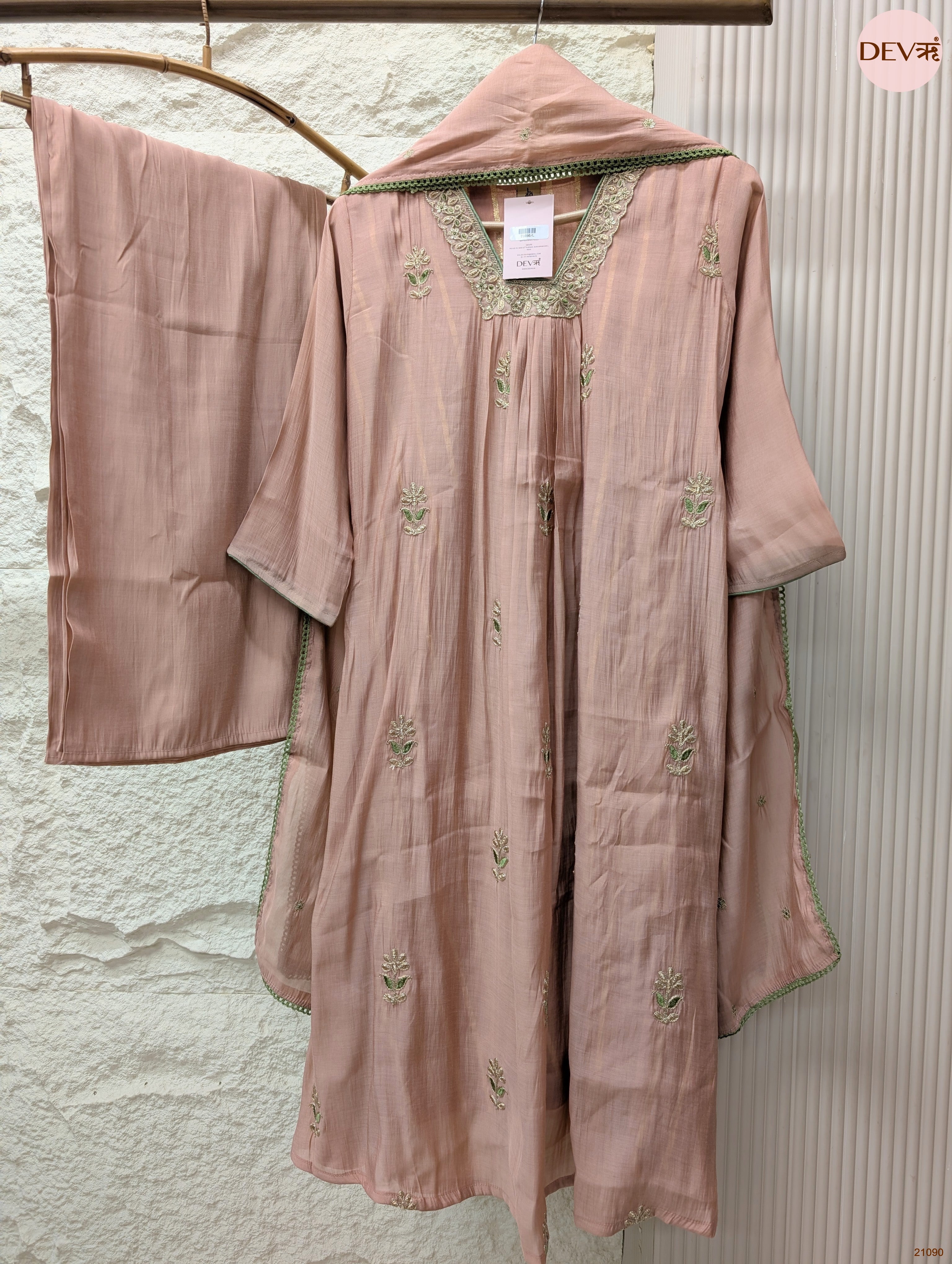 Gulnaar Mul chanderi Embroidered Blush Pink 3-Piece Set (Devri – D.No 21090)