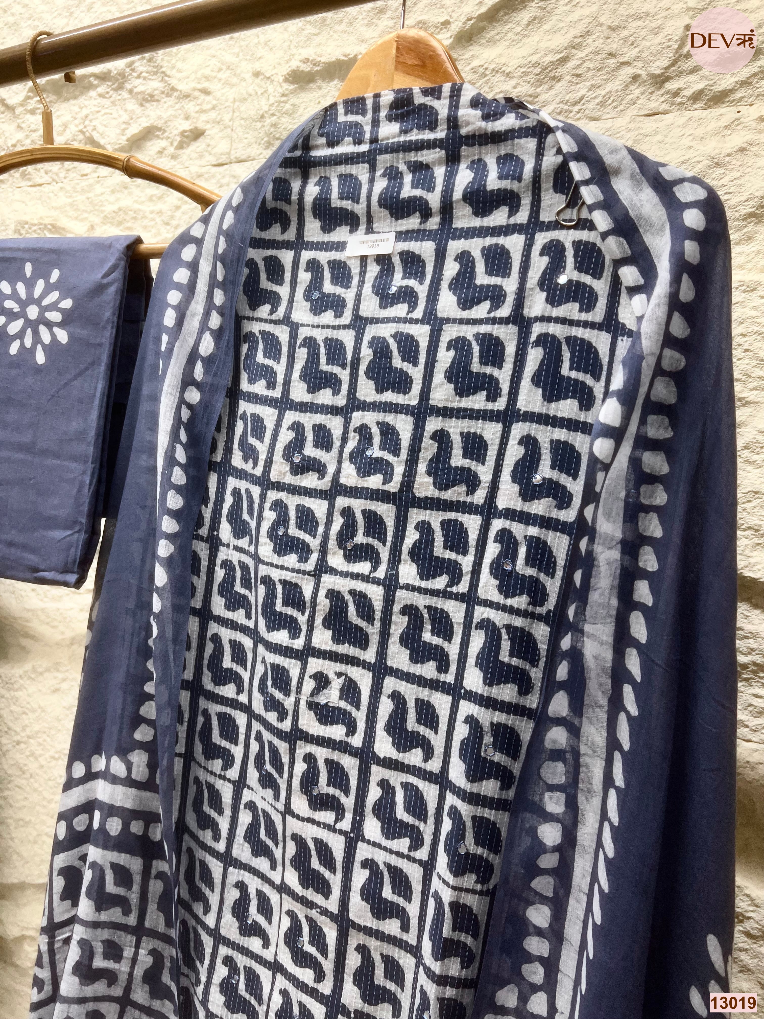 Navy Cotton Printed Unstitched 3-Piece Suit (Devri – D.No 13019)