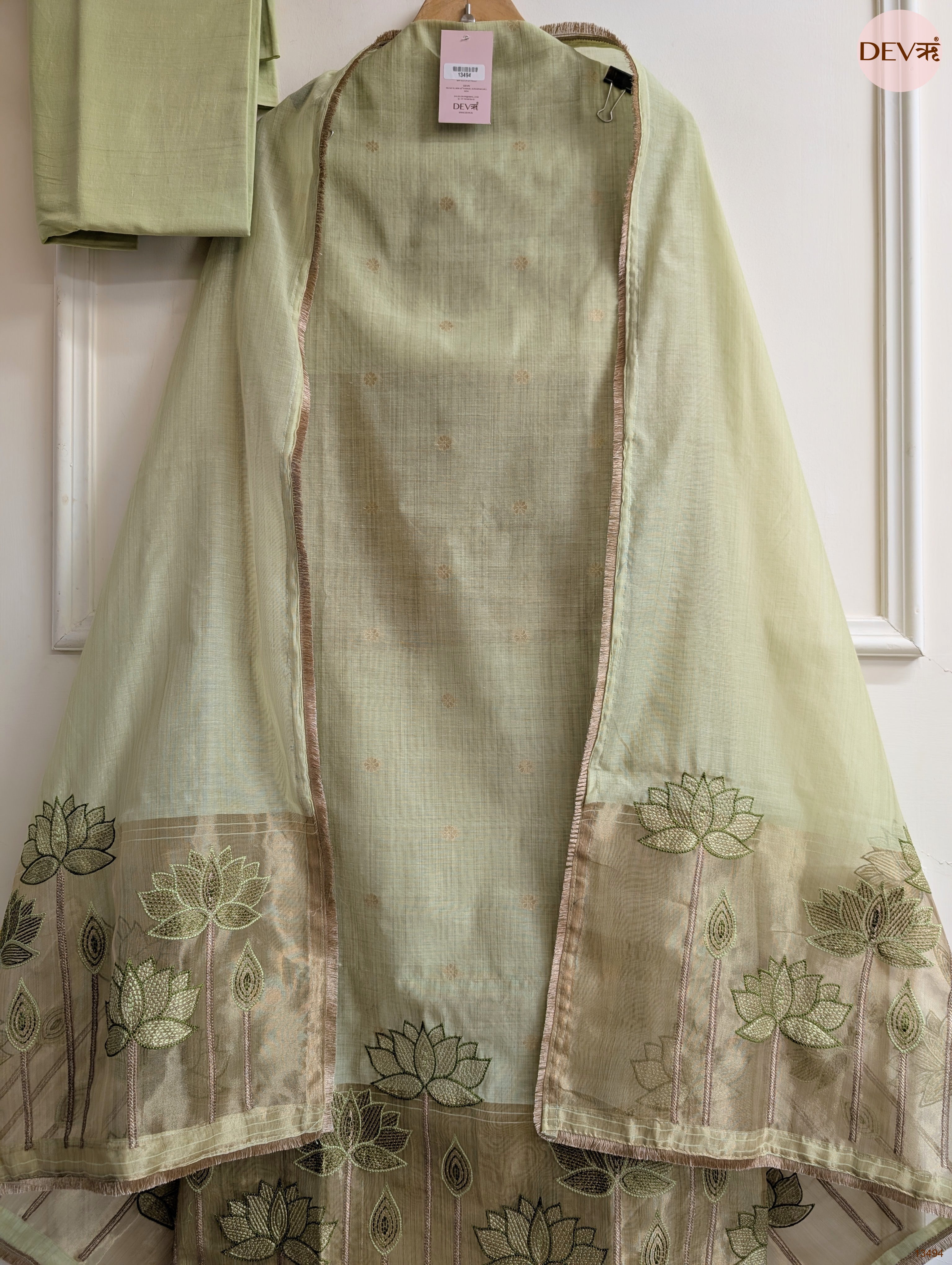 Green Banarashi Silk Embroidered Unstitched 3-Piece Suit (Devri – D.No 13494)