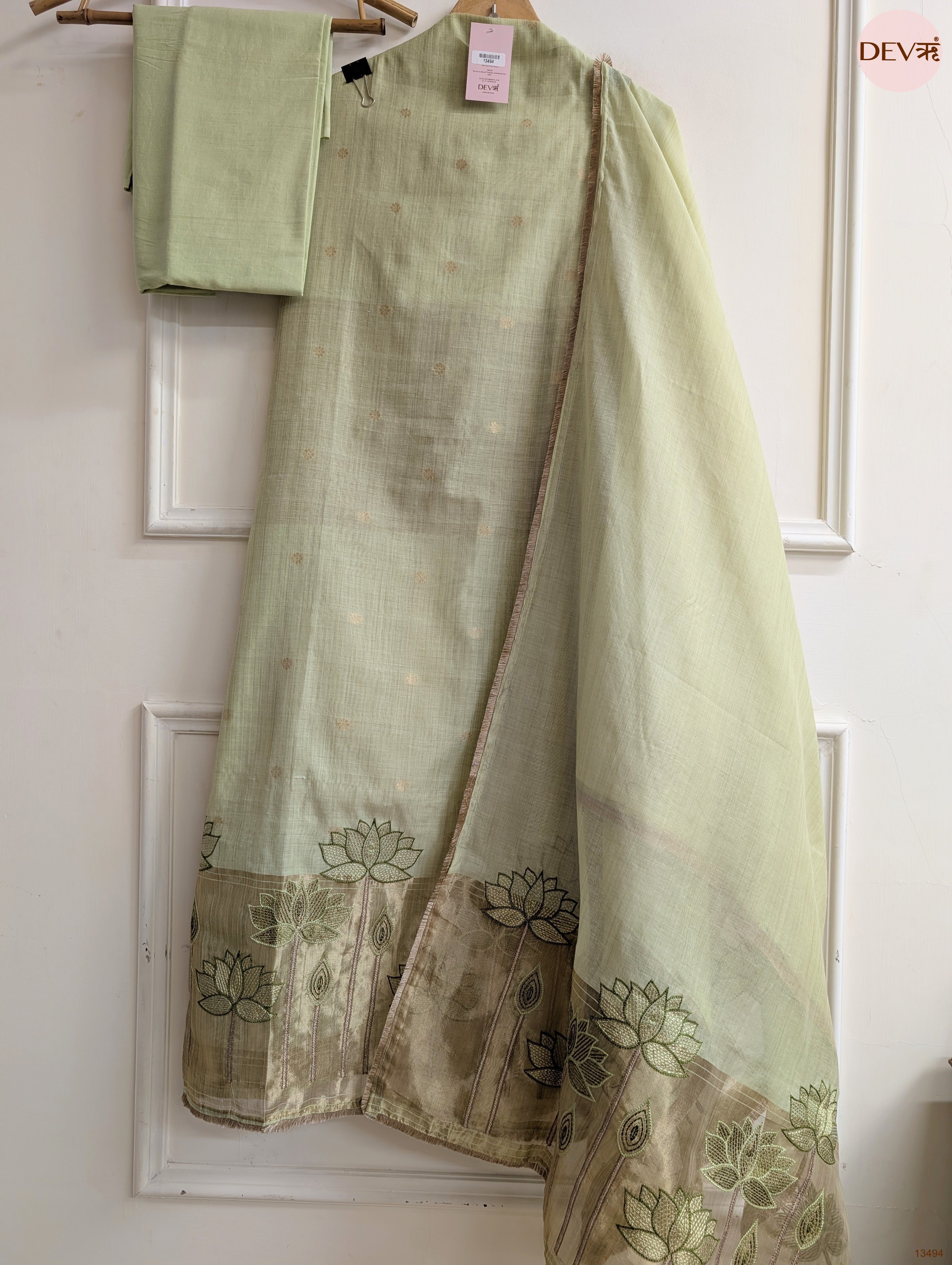 Green Banarashi Silk Embroidered Unstitched 3-Piece Suit (Devri – D.No 13494)