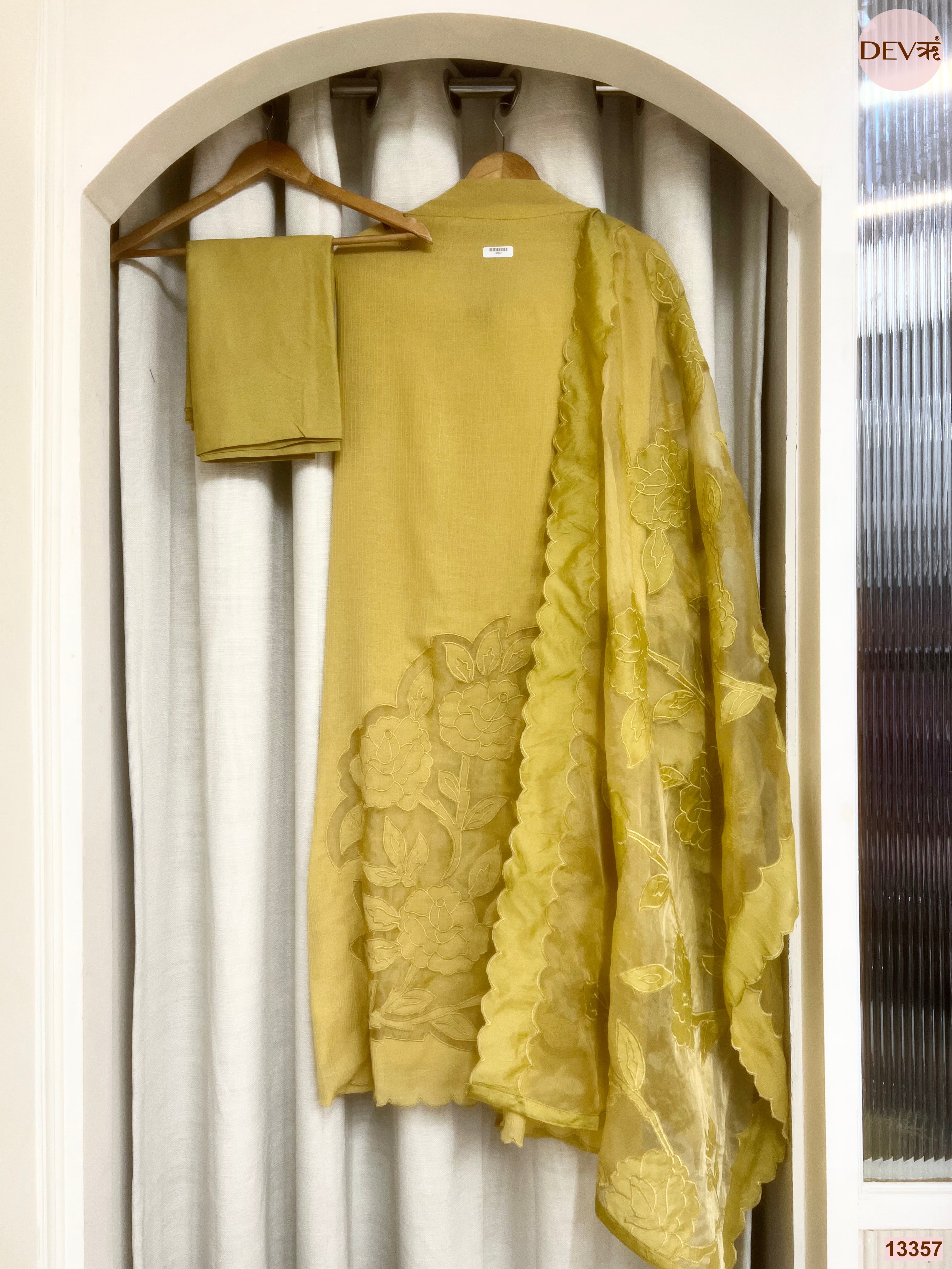Yellow Mul Chanderi Embroidered Unstitched 3-Piece Suit (Devri – D.No 13357)