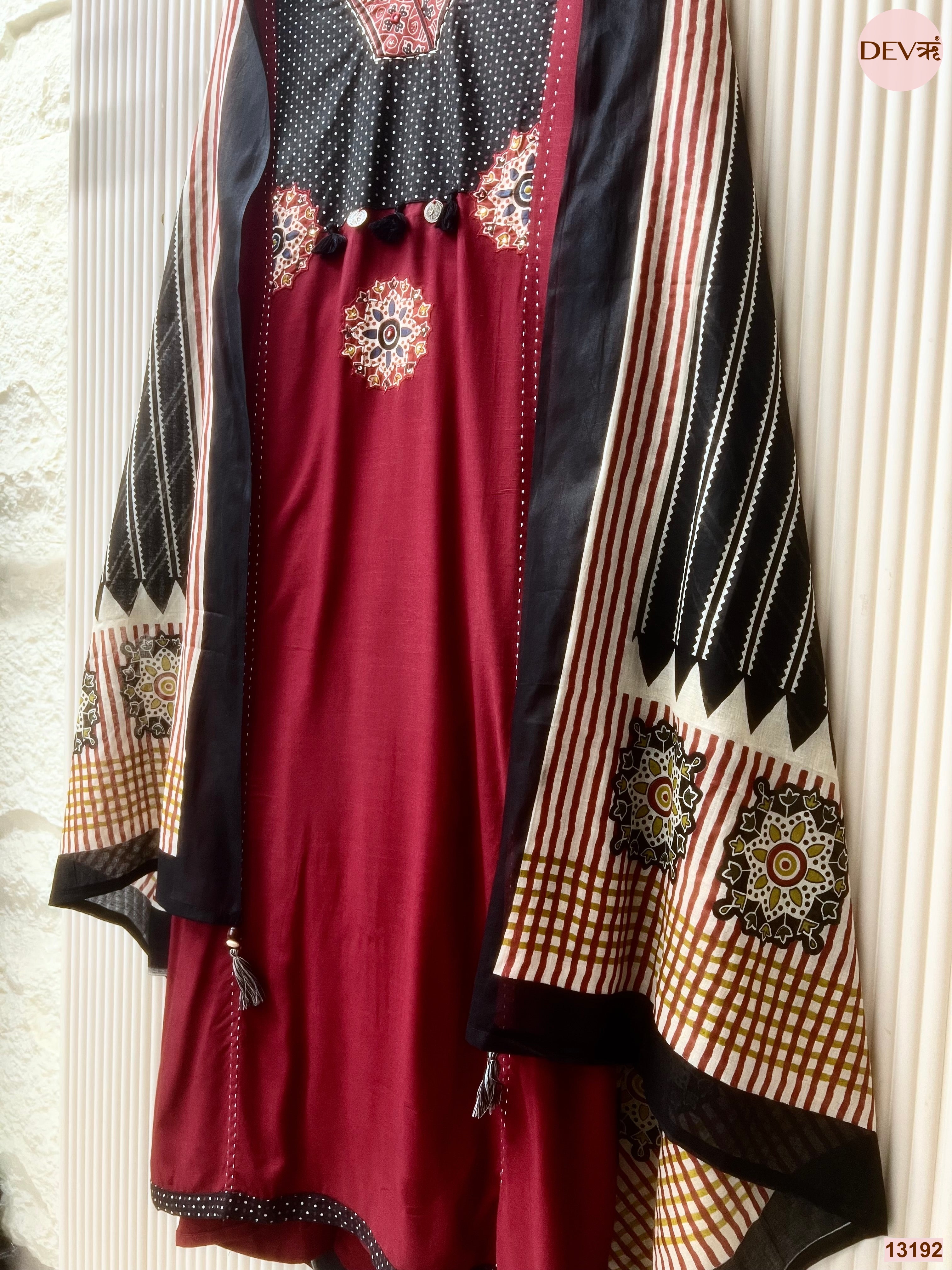 Maroon Slub Cotton Printed Unstitched 3-Piece Suit (Devri – D.No 13192)