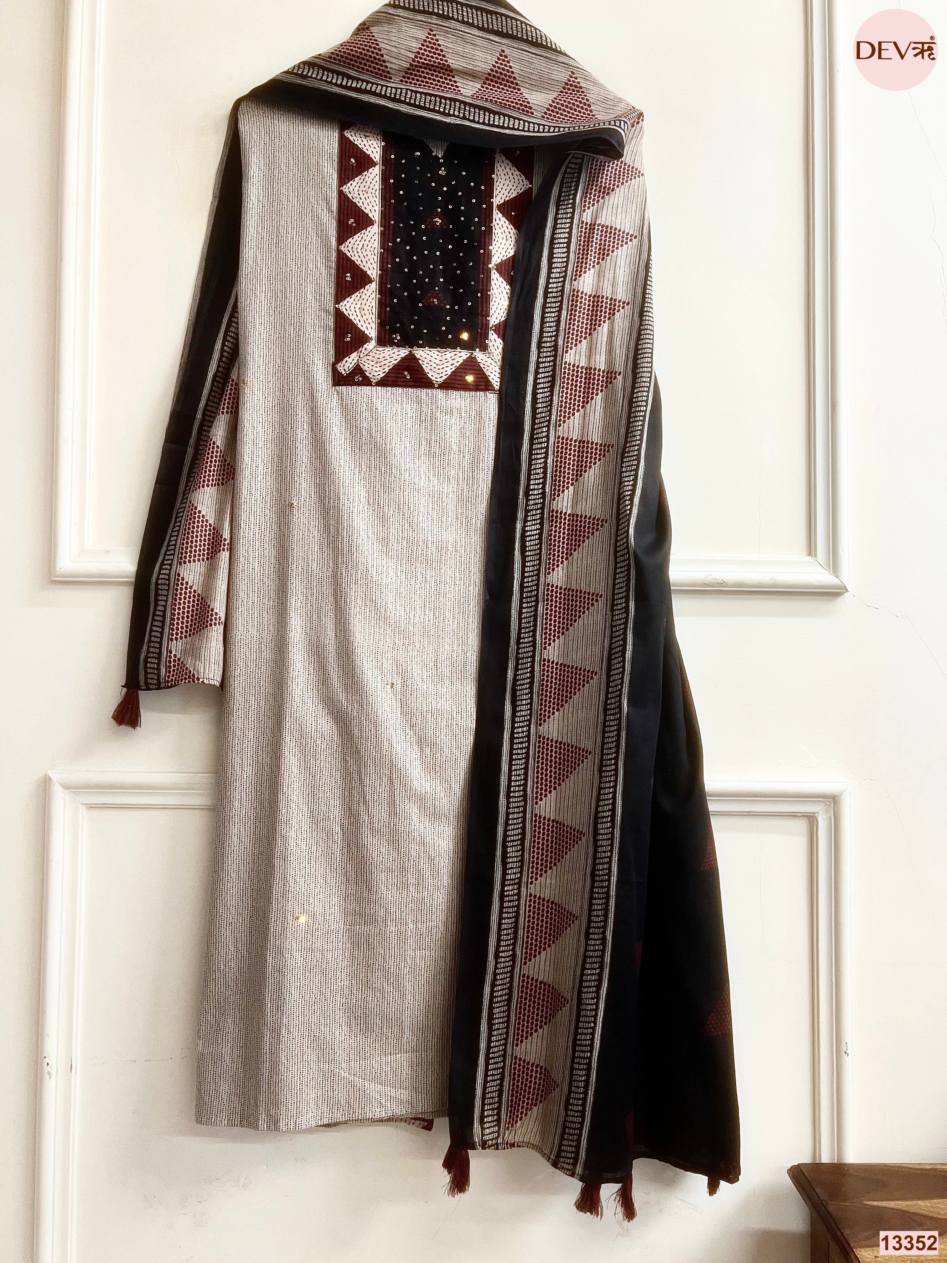Beige Cotton Printed Unstitched 3-Piece Suit (Devri – D.No 13352)