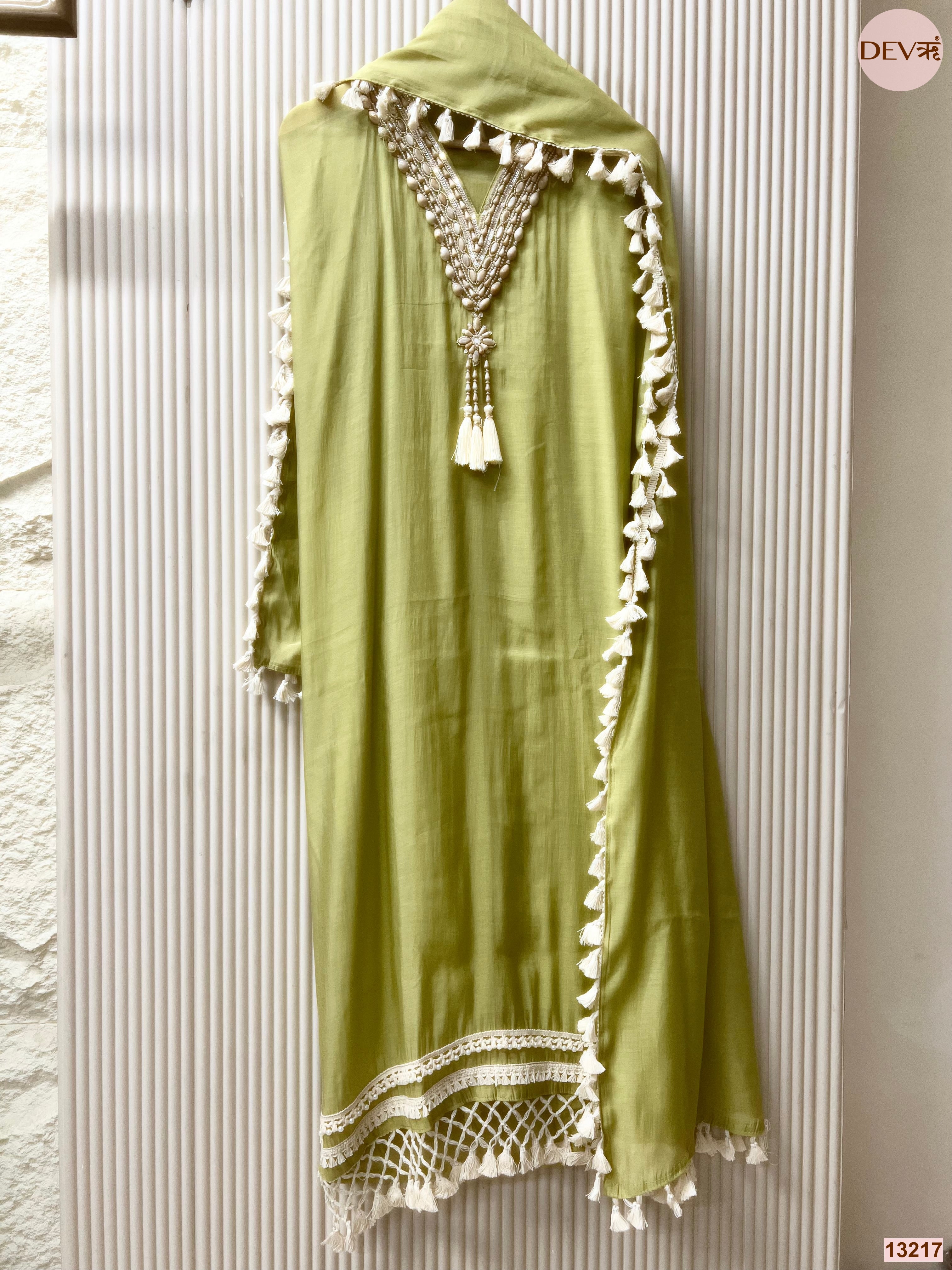 Green Mul Chanderi Hand Unstitched 3-Piece Suit (Devri – D.No 13217)