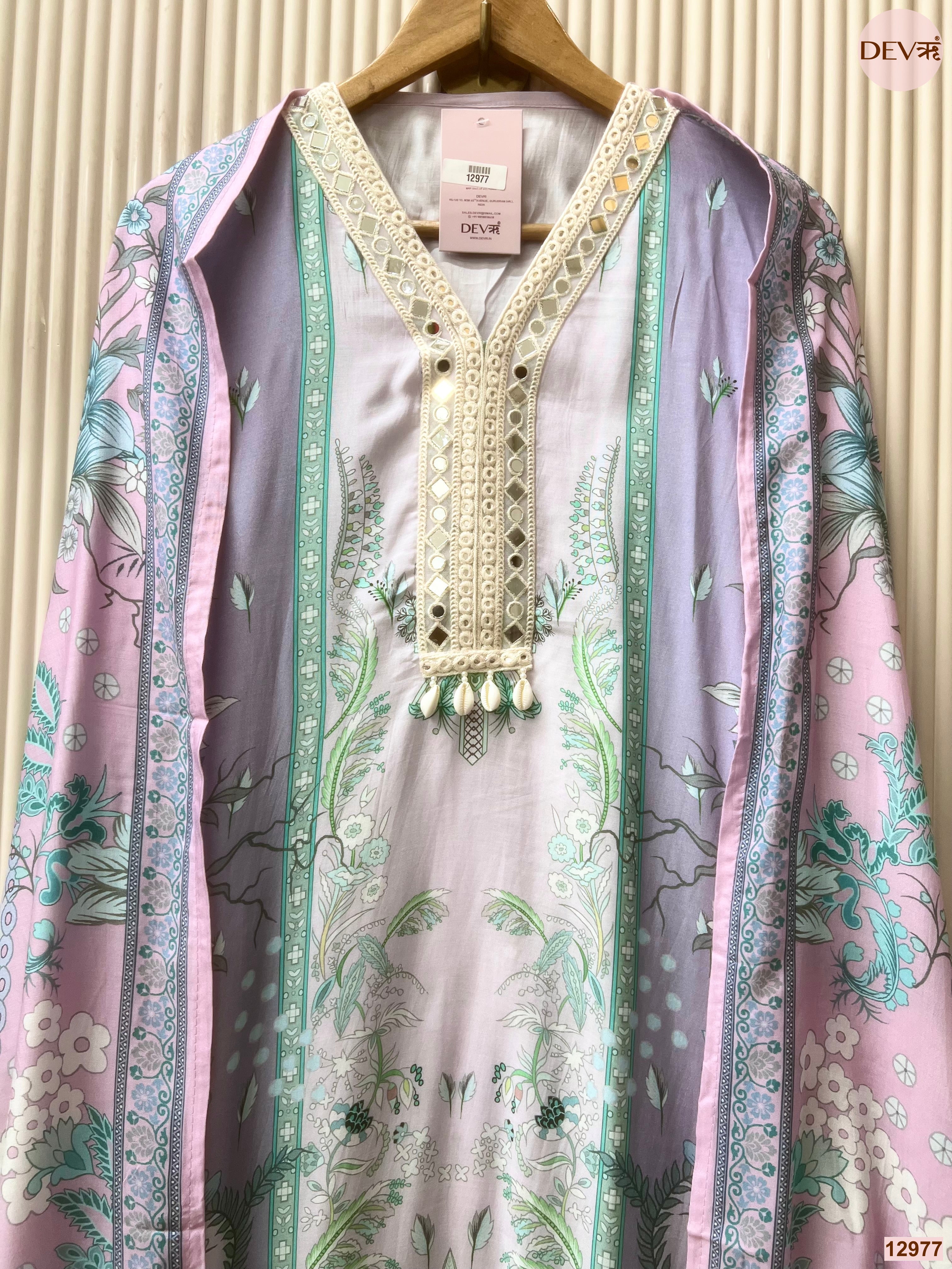Lavender Muslin Printed Unstitched 3-Piece Suit (Devri – D.No 12977)
