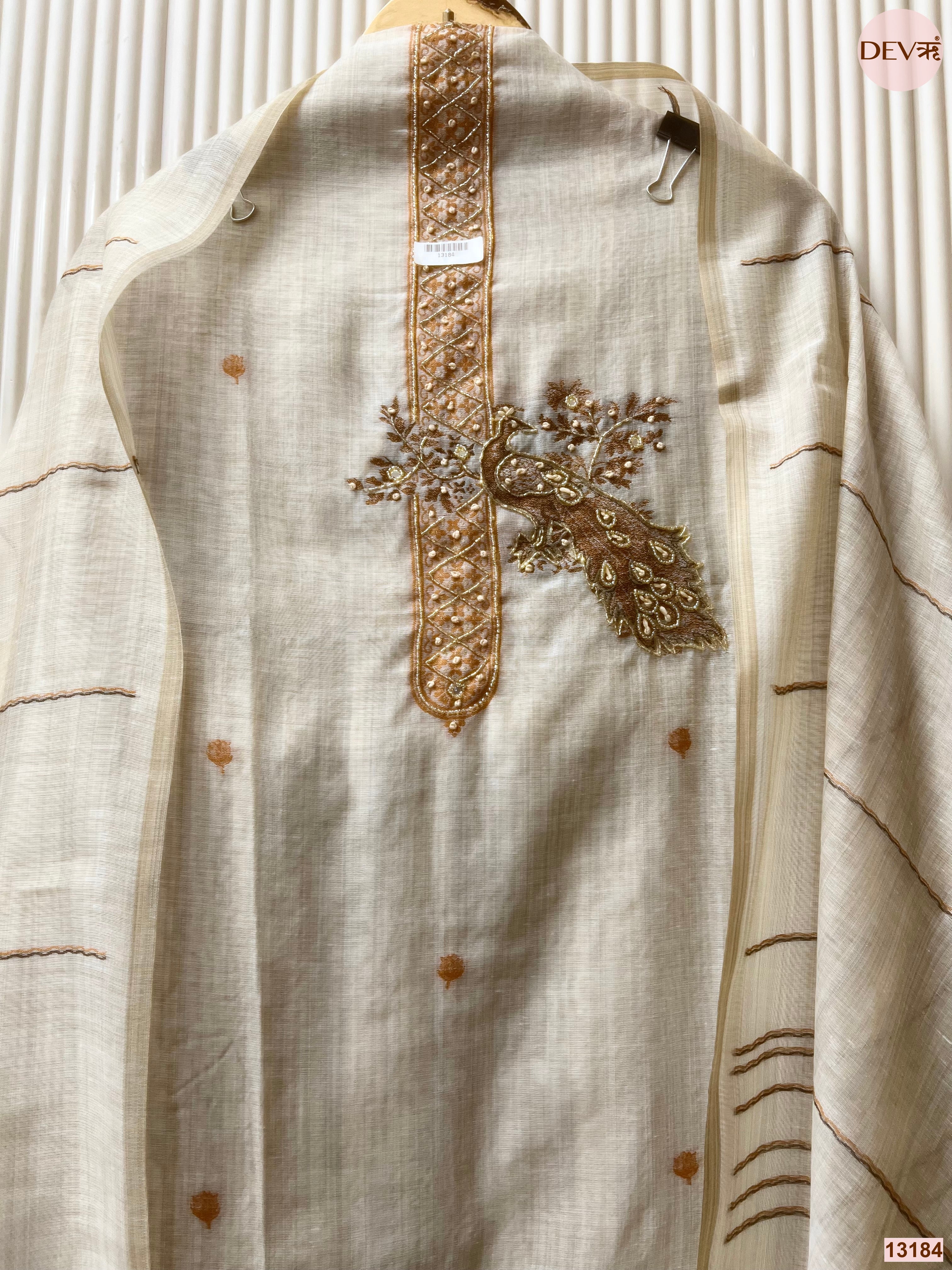 Off White Mul Chanderi Printed Unstitched 3-Piece Suit (Devri – D.No 13184)