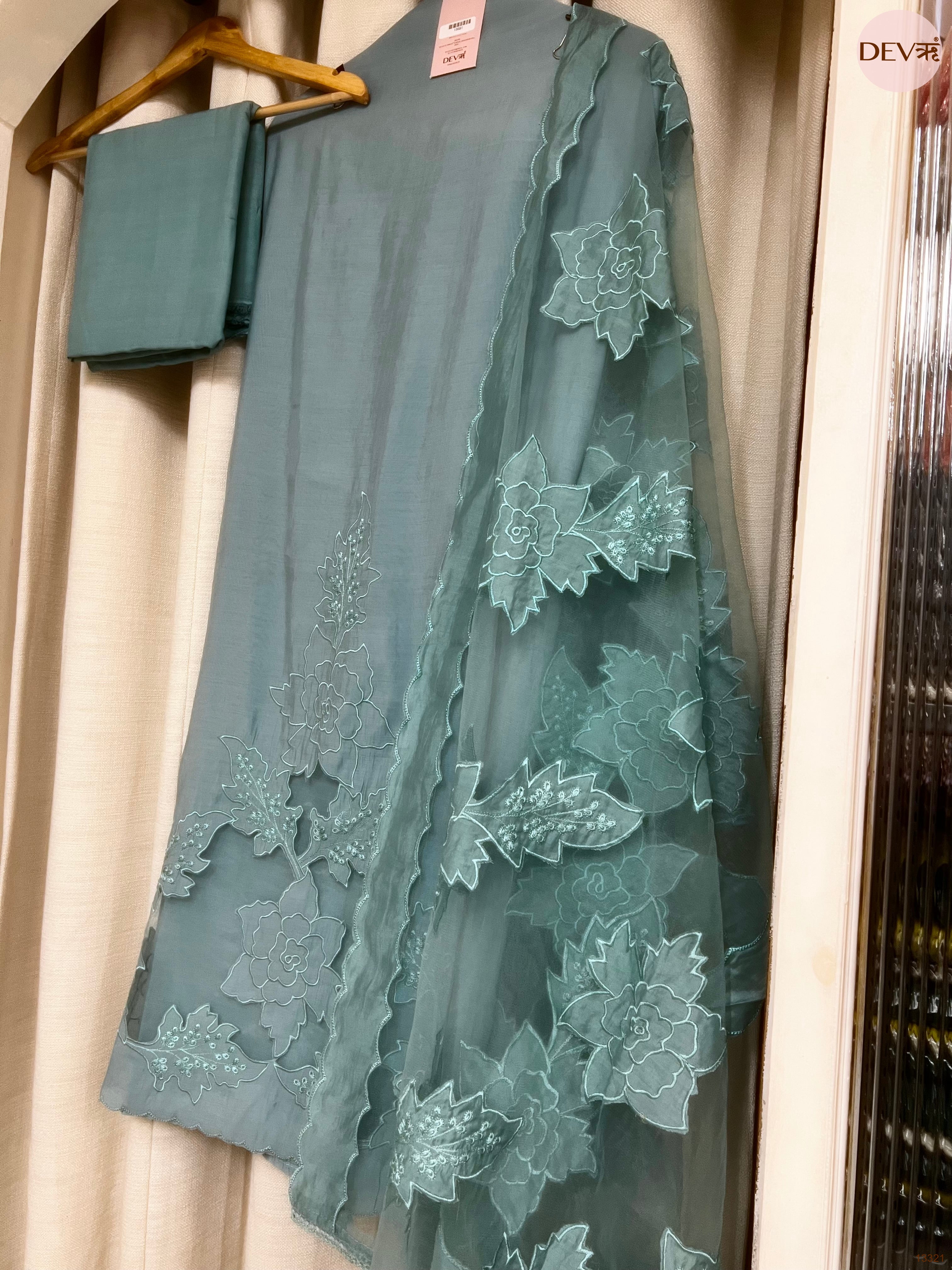 Teal Mul chanderi Embroidered Unstitched 3-Piece Suit (Devri – D.No 13321)