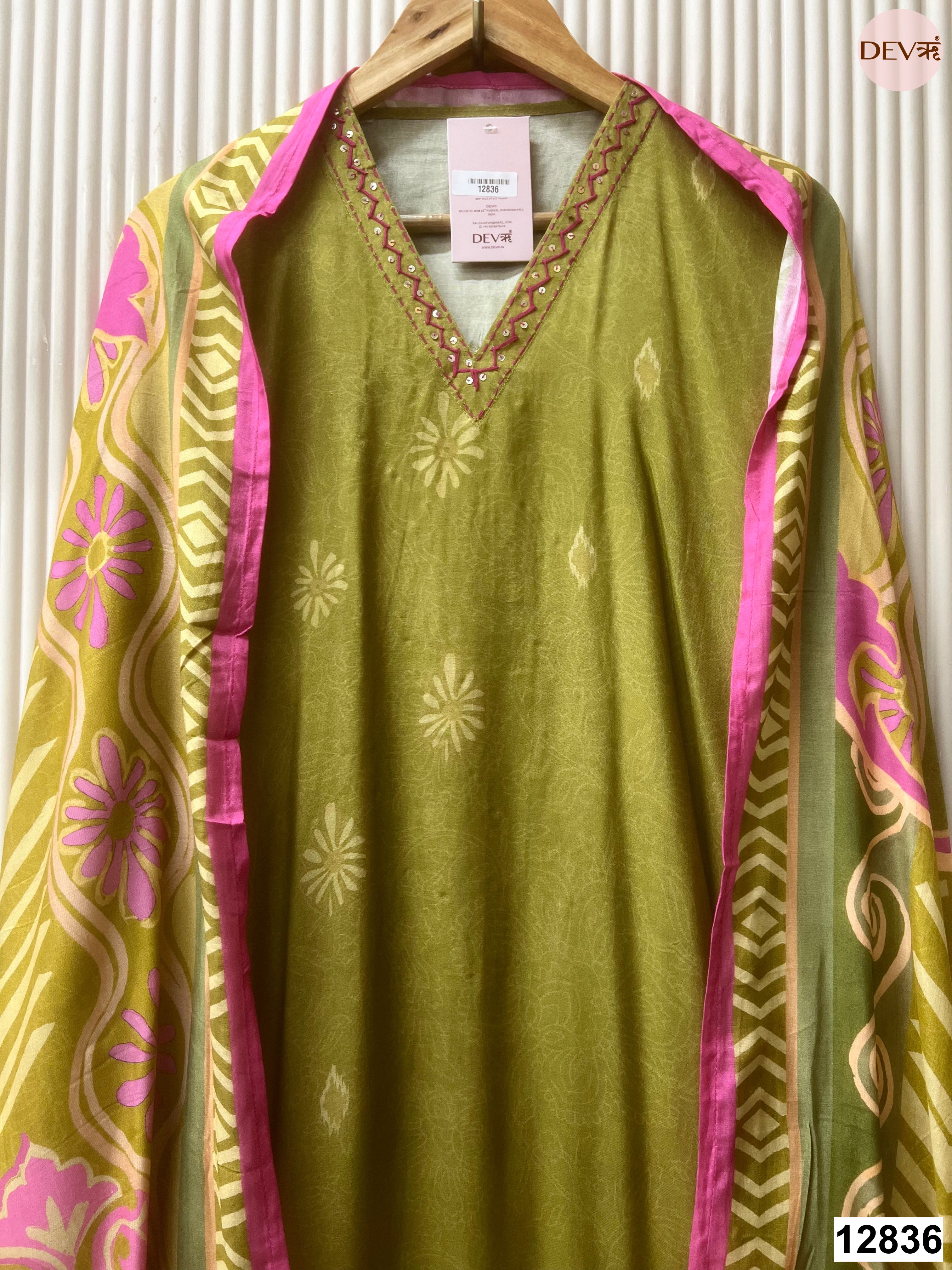 Olive Muslin Printed Unstitched 3-Piece Suit (Devri – D.No 12836)