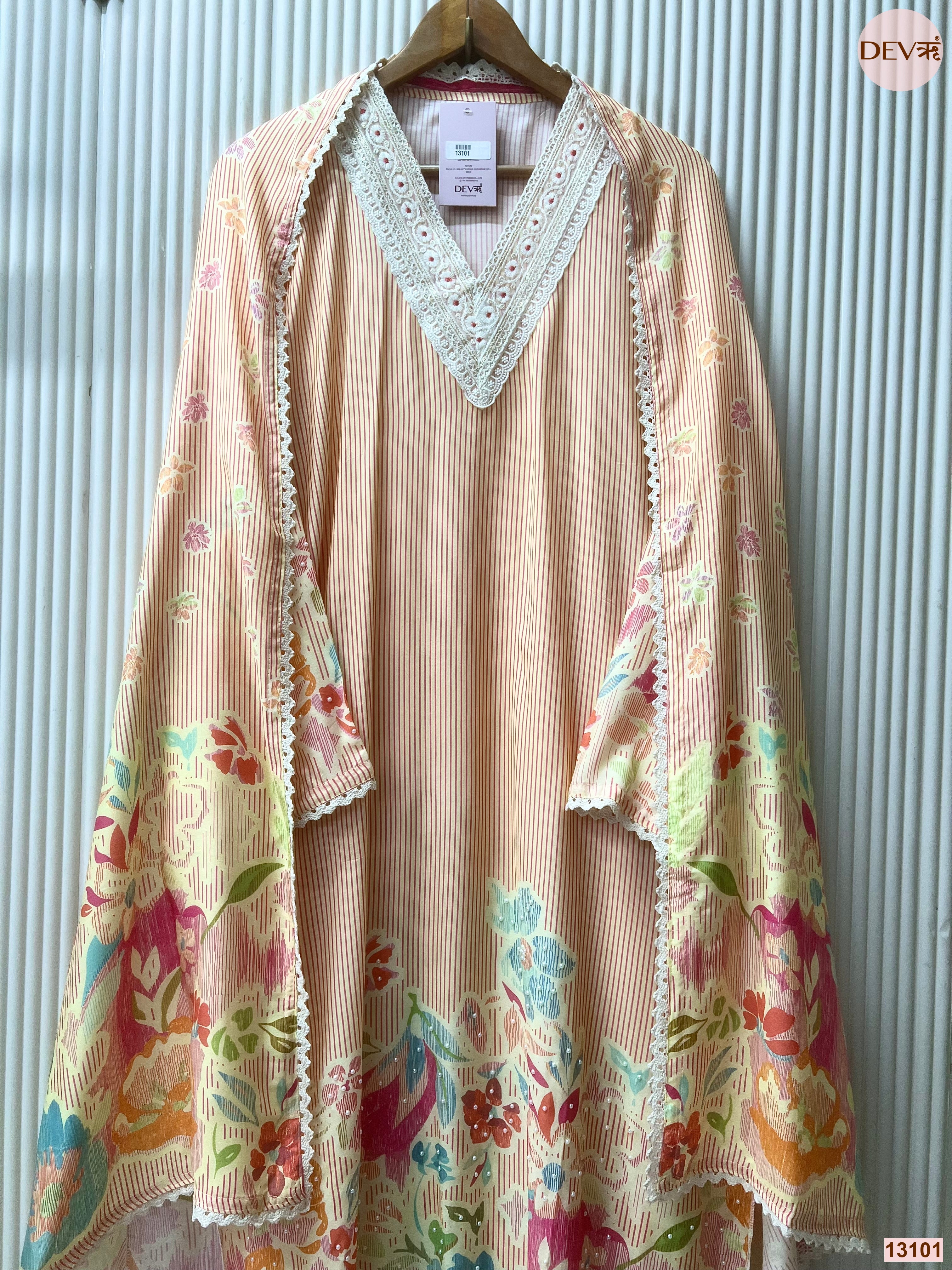 Peach Muslin Printed Unstitched 3-Piece Suit (Devri – D.No 13101)