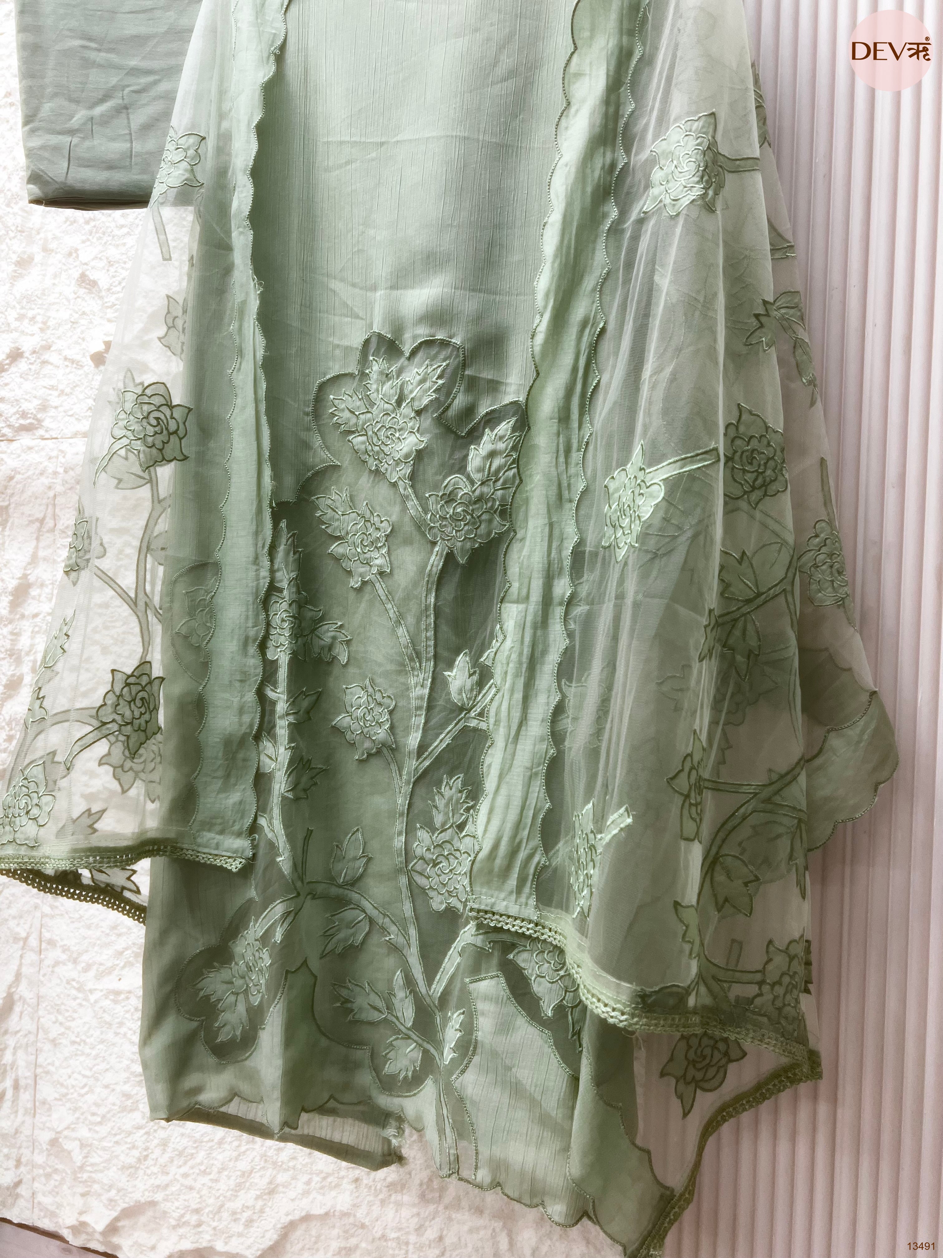 Green Mul Crush Embroidered Unstitched 3-Piece Suit (Devri – D.No 13491)