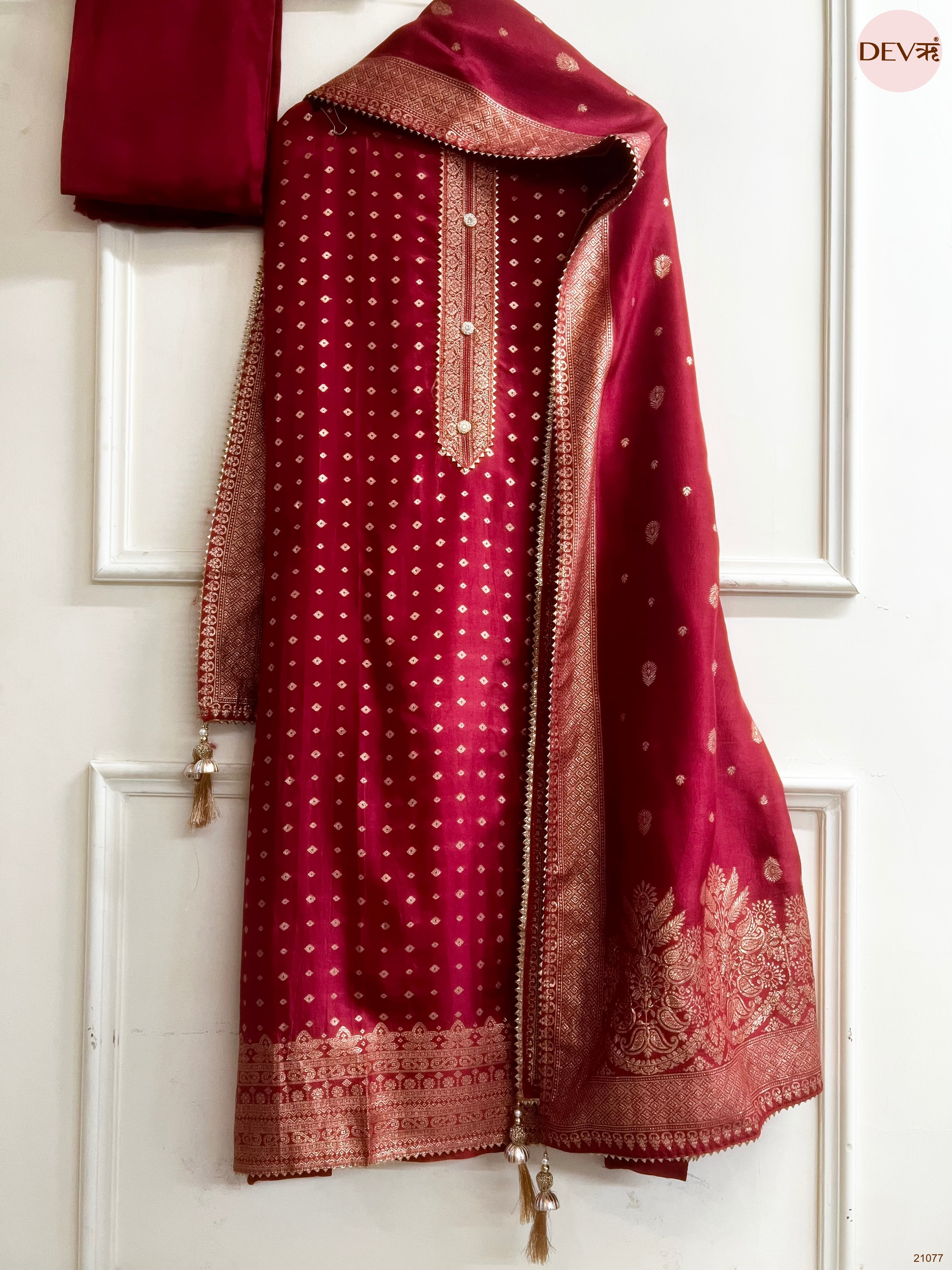 Maroon Pure Viscose Dola Silk Printed Unstitched 3-Piece Suit (Devri – D.No 21077)