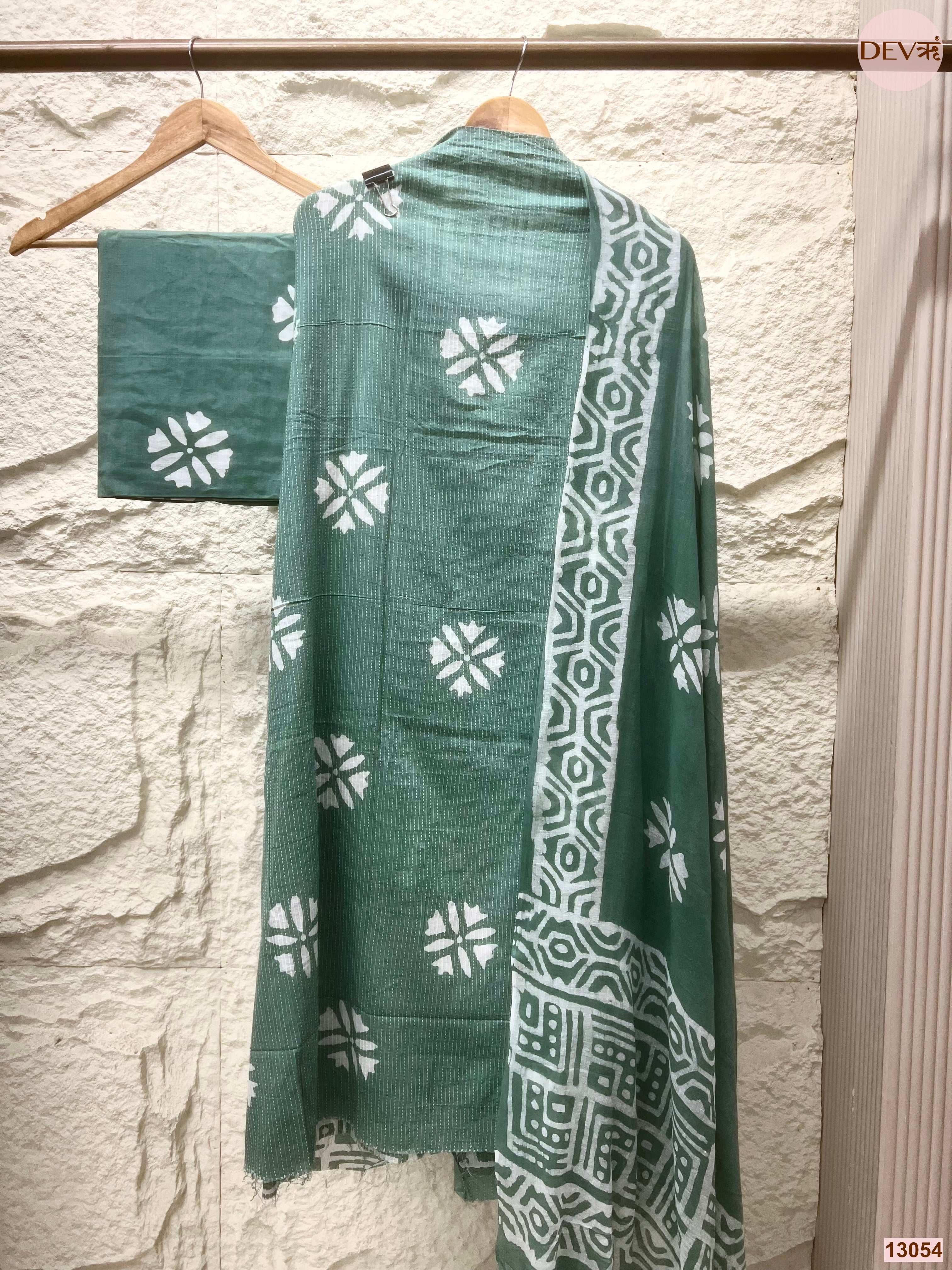 Green Cotton Printed Unstitched 3-Piece Suit (Devri – D.No 13054)