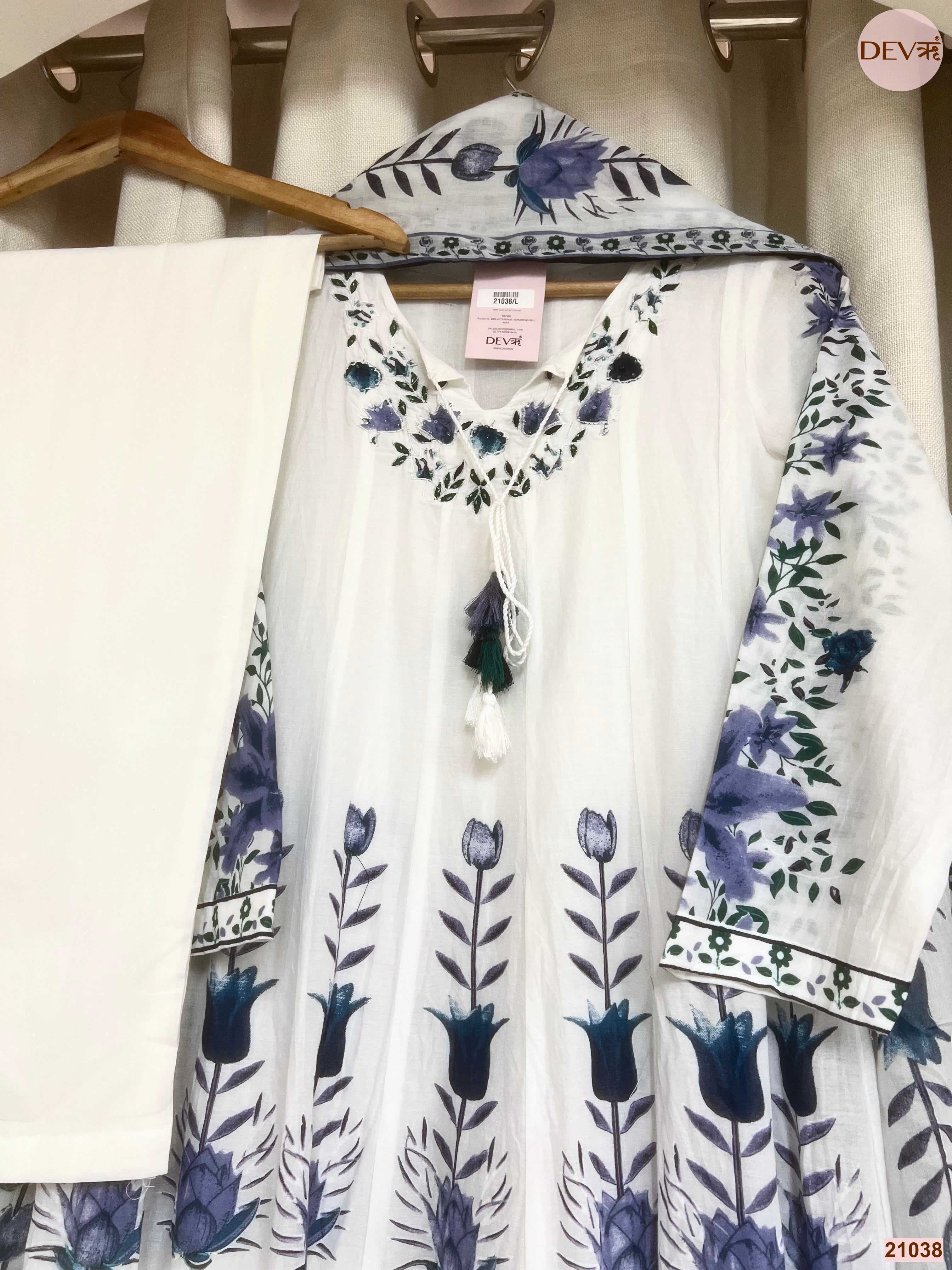 Gulnaar Mul Cotton Printed White 3-Piece Set (Devri – D.No 21038)