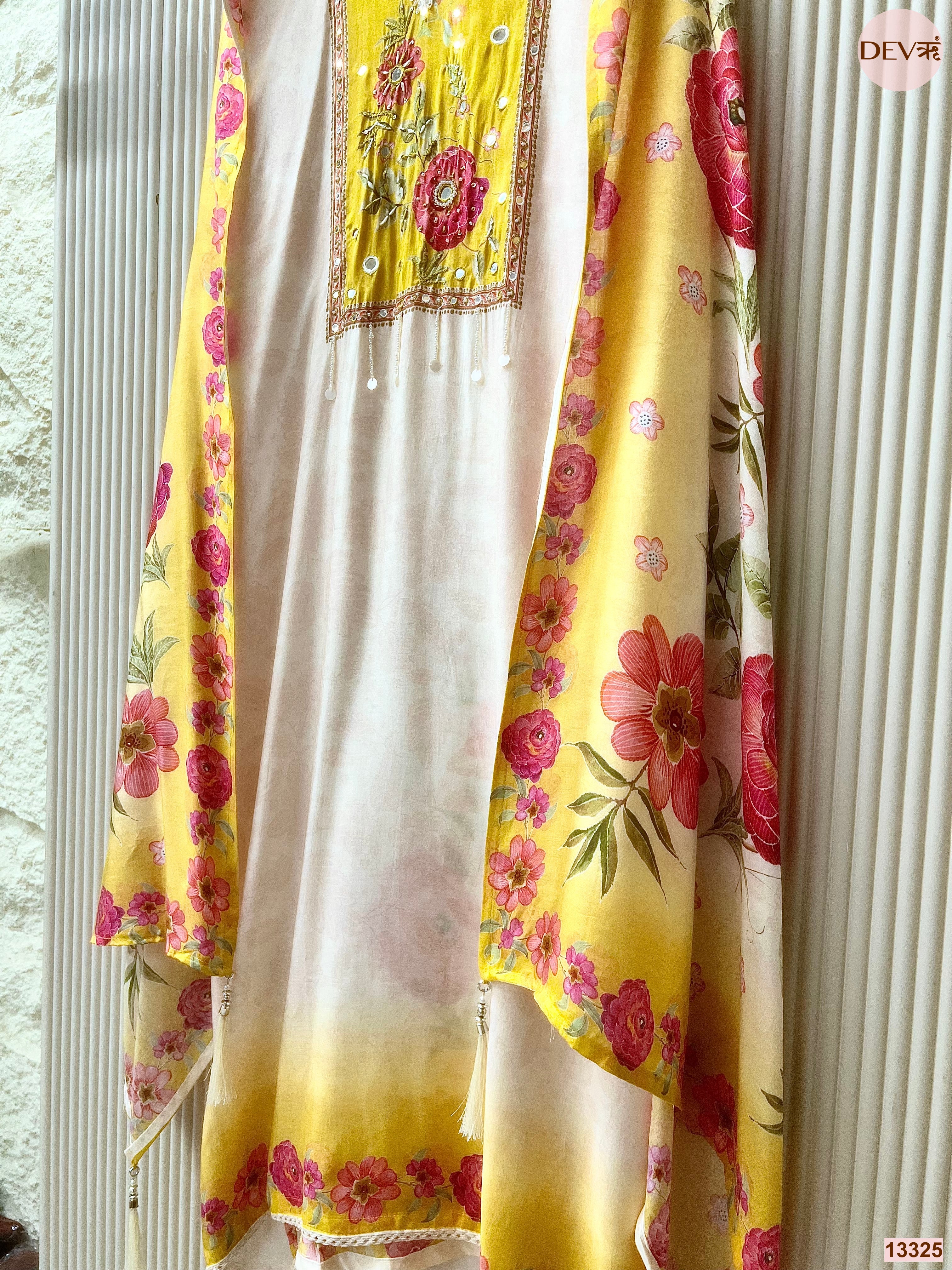 Off White Muslin Printed Unstitched 3-Piece Suit (Devri – D.No 13325)