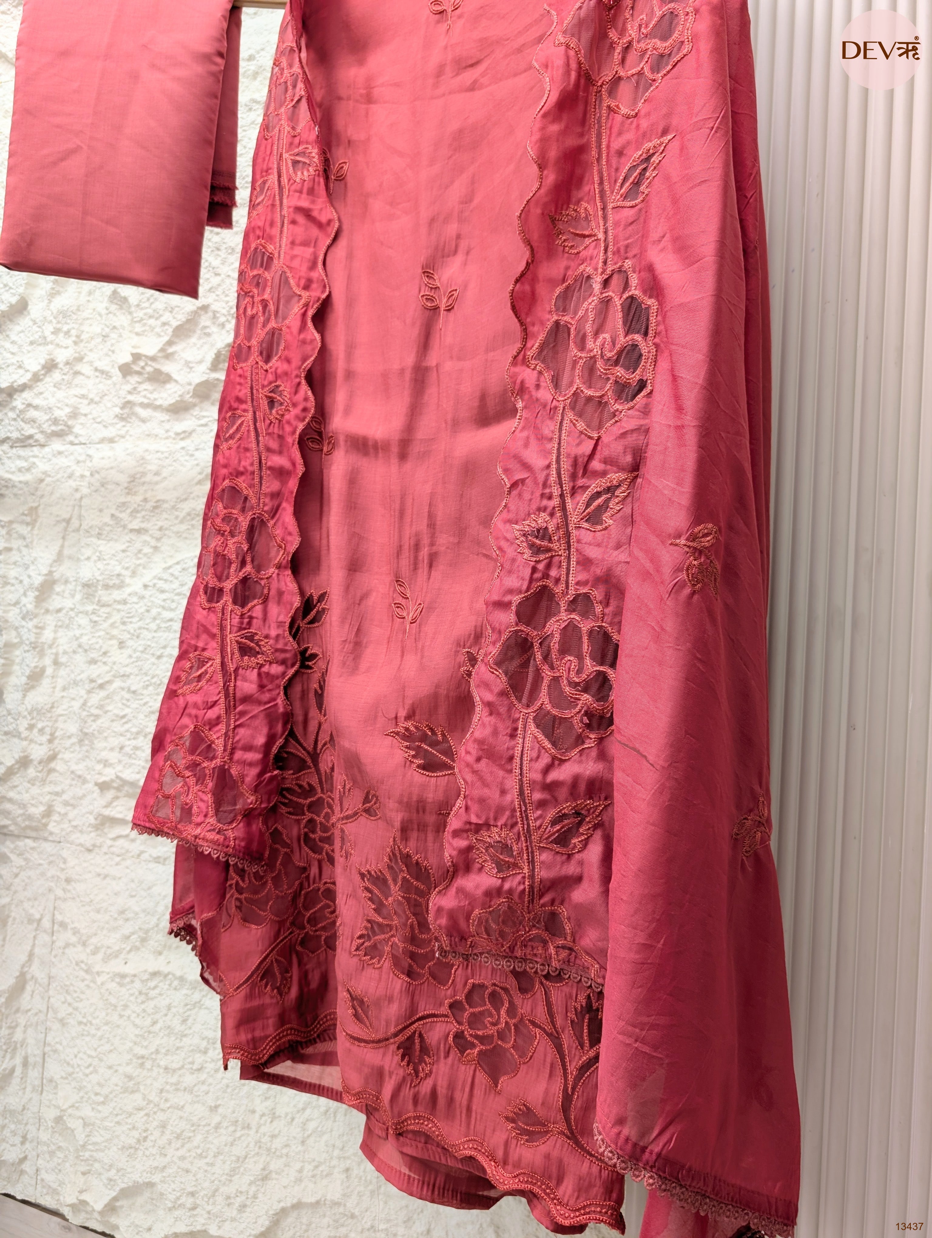 Pink Mul Chanderi Embroidered Unstitched 3-Piece Suit (Devri – D.No 13437)