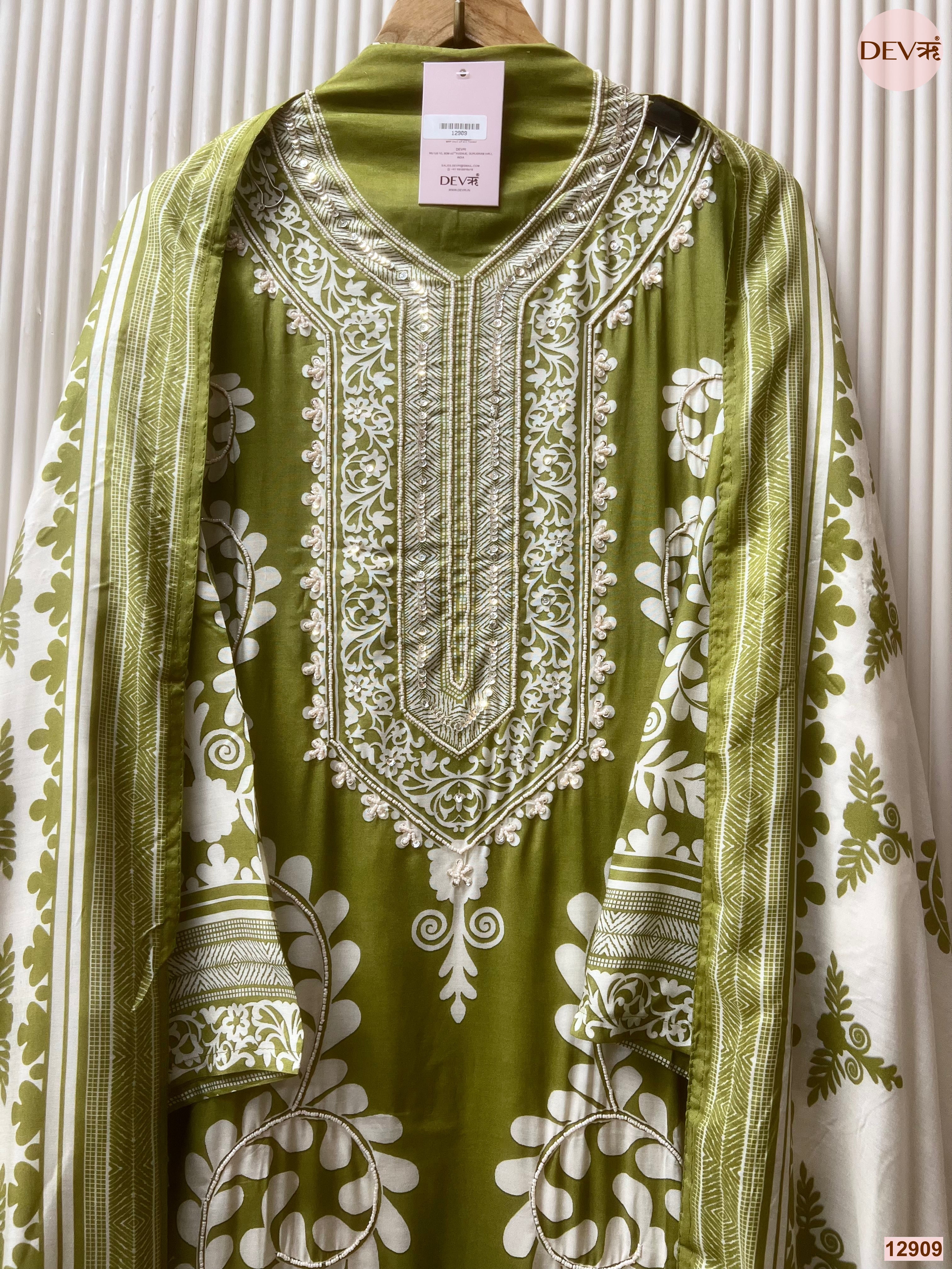 Olive Muslin Printed Unstitched 3-Piece Suit (Devri – D.No 12909)