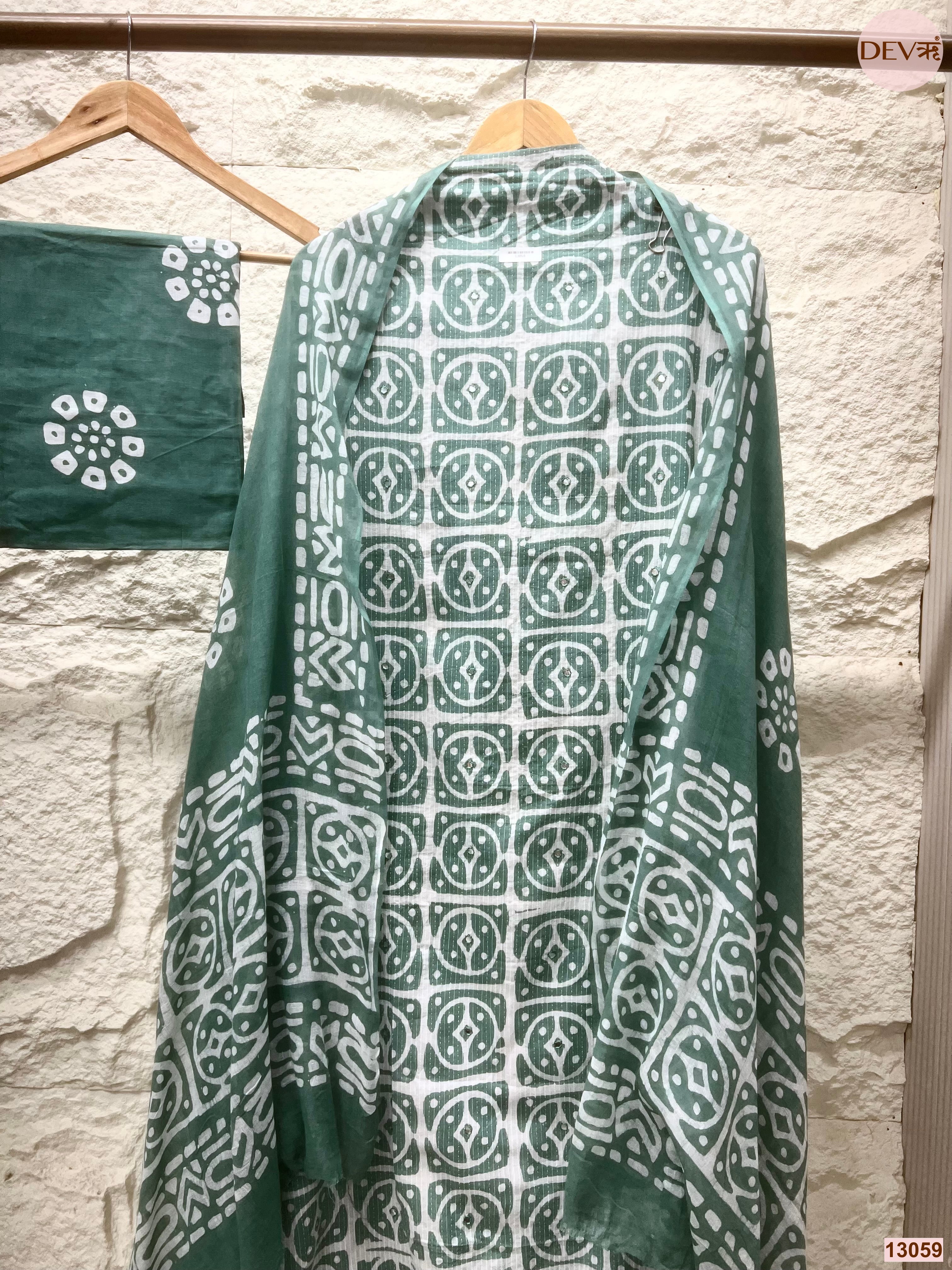 Green Cotton Printed Unstitched 3-Piece Suit (Devri – D.No 13059)