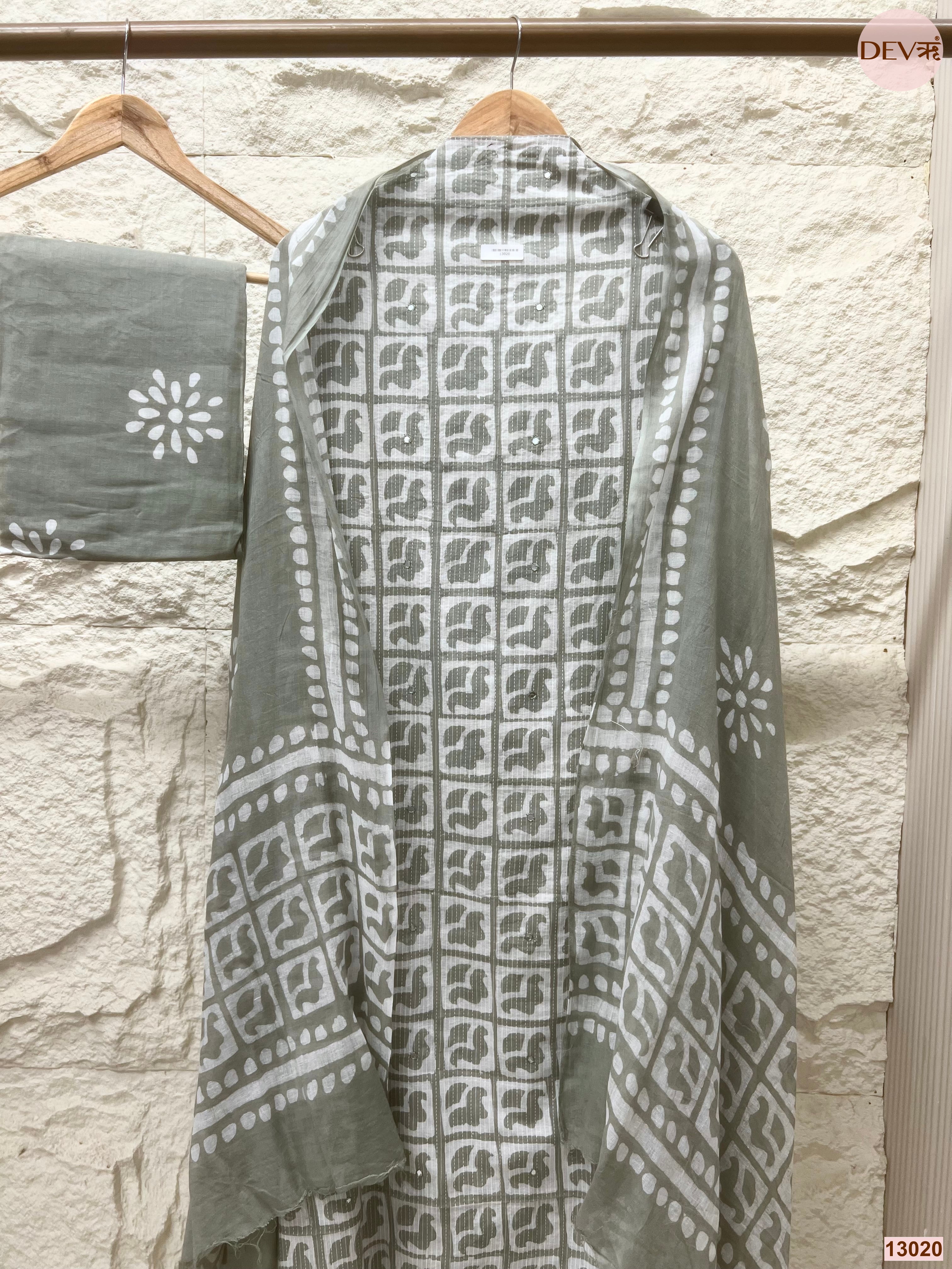 Grey Cotton Printed Unstitched 3-Piece Suit (Devri – D.No 13020)