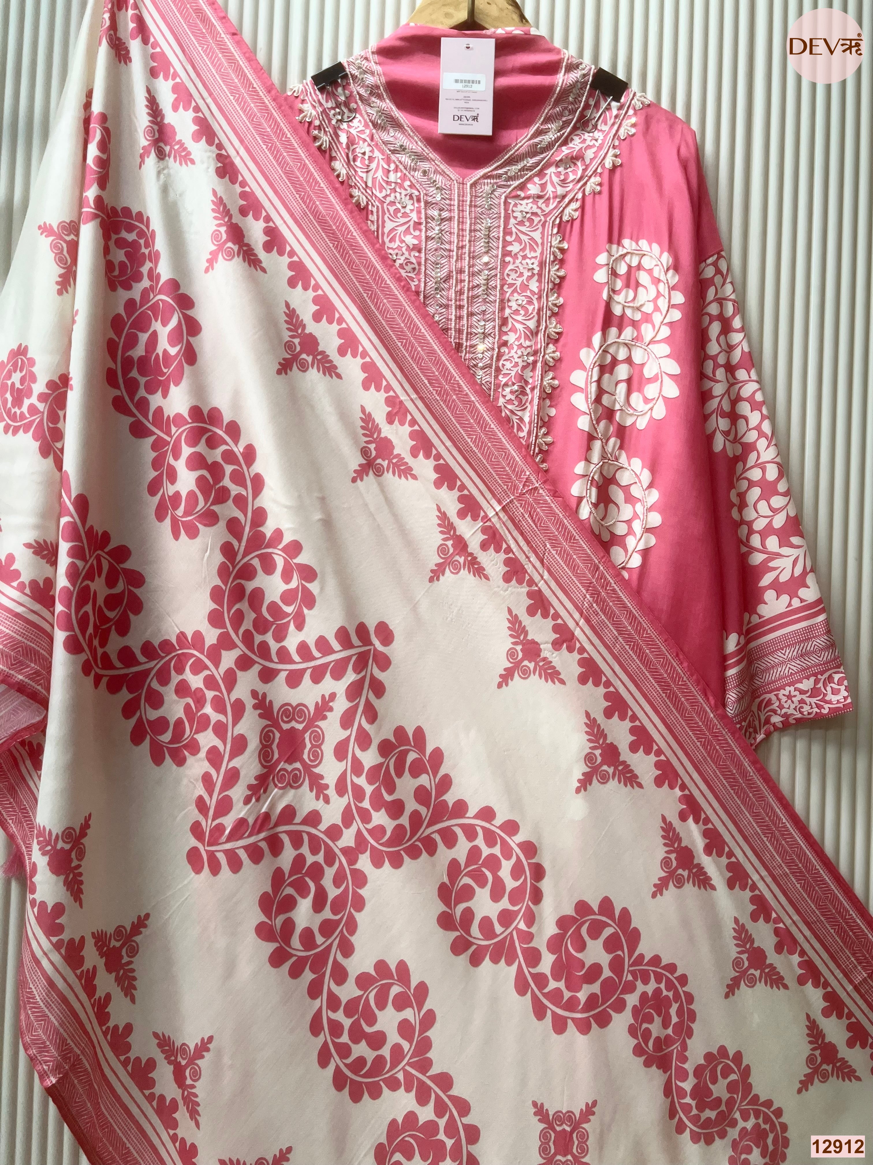Pink Muslin Printed Unstitched 3-Piece Suit (Devri – D.No 12912)