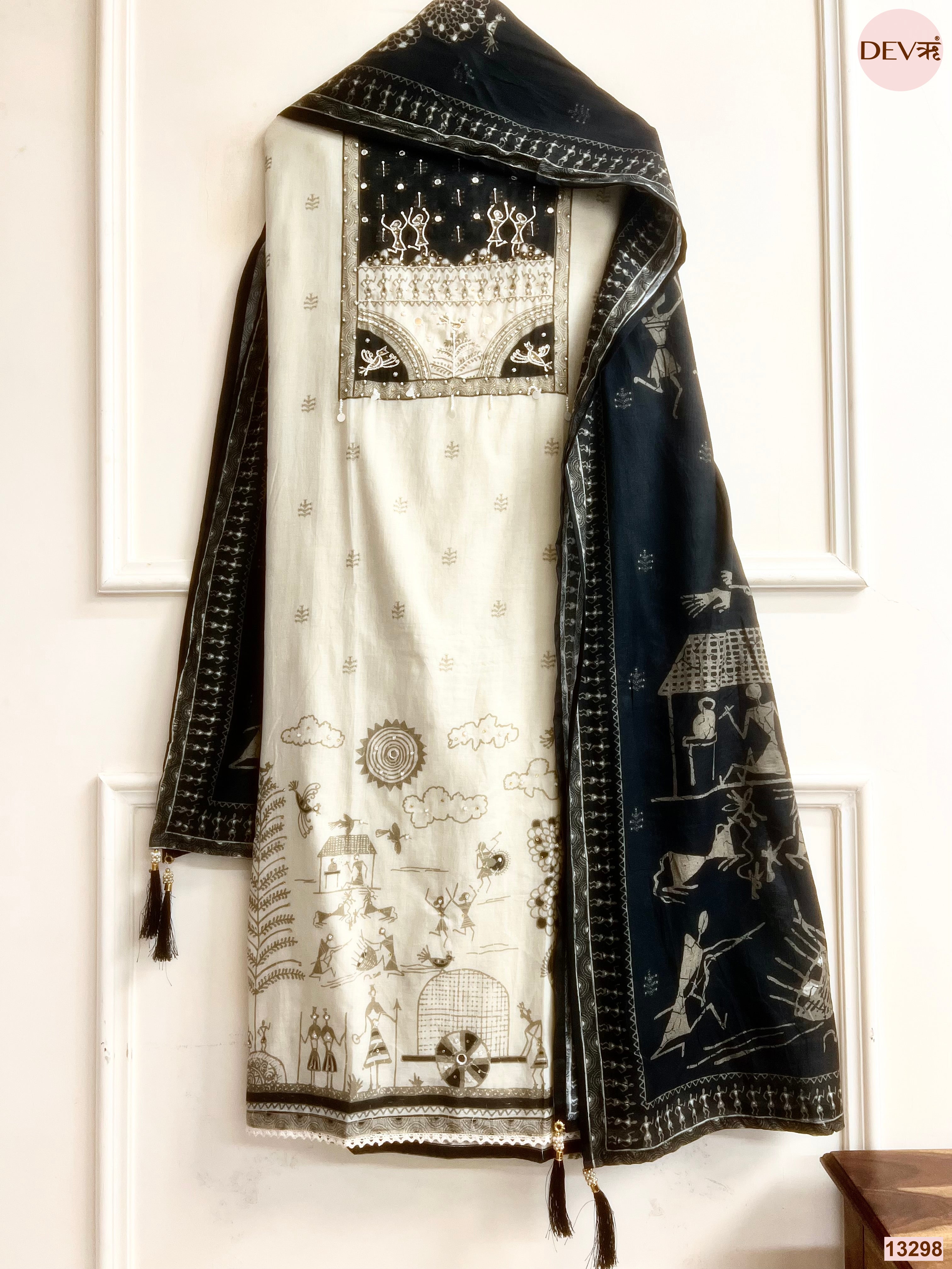 Cream Mul Cotton Printed Unstitched 3-Piece Suit (Devri – D.No 13298)