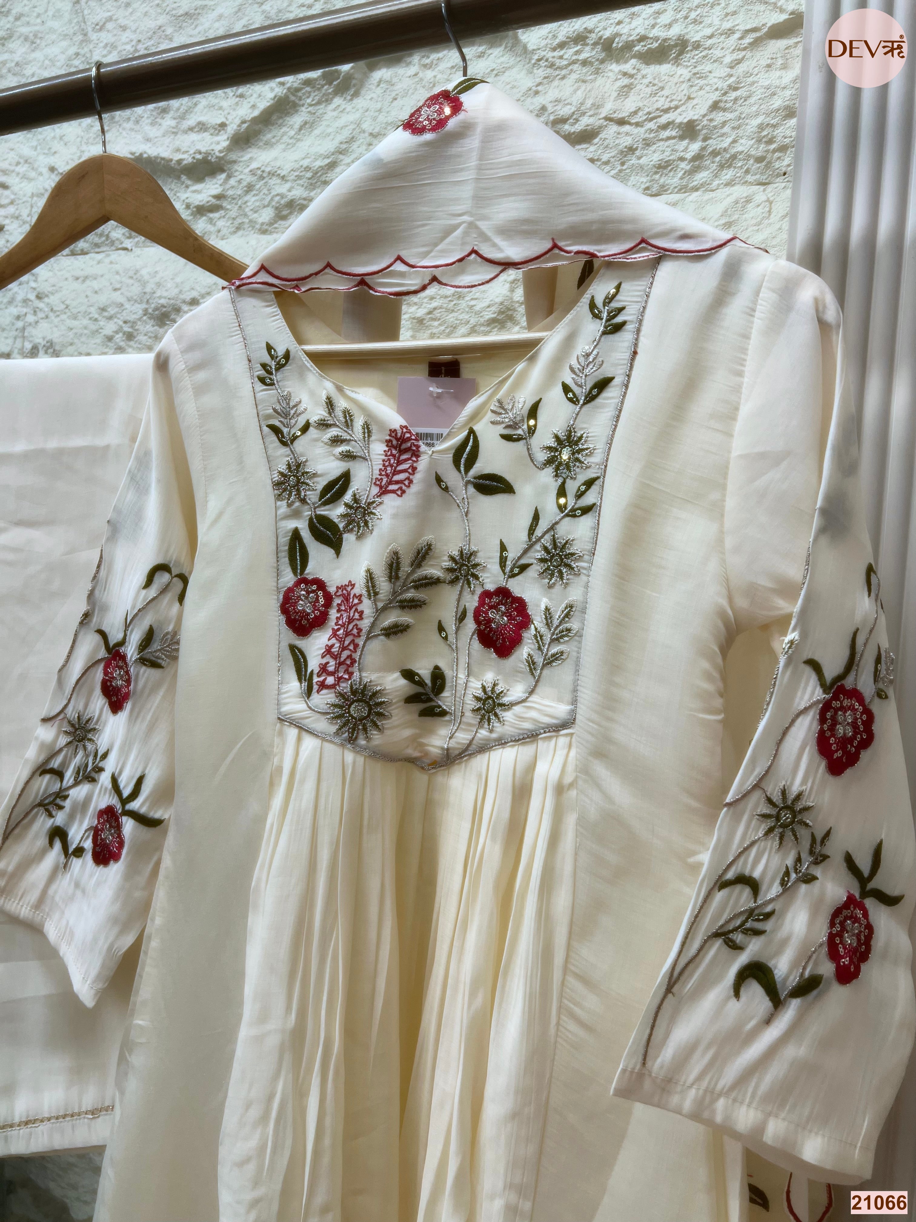 Gulnaar Mul Chanderi Embroidered Ivory 3-Piece Set (Devri – D.No 21066)