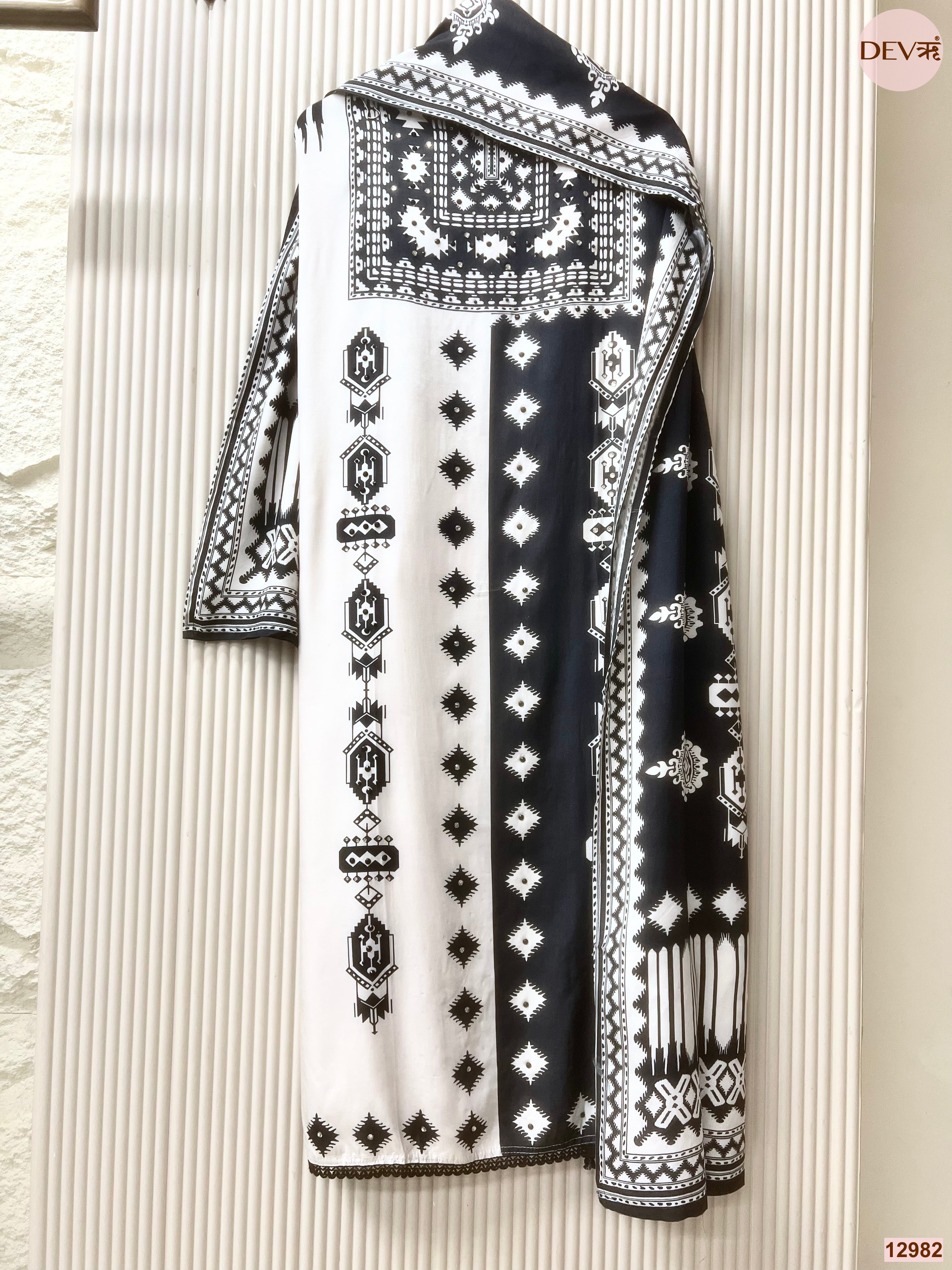 Black Muslin Printed Unstitched 3-Piece Suit (Devri – D.No 12982)