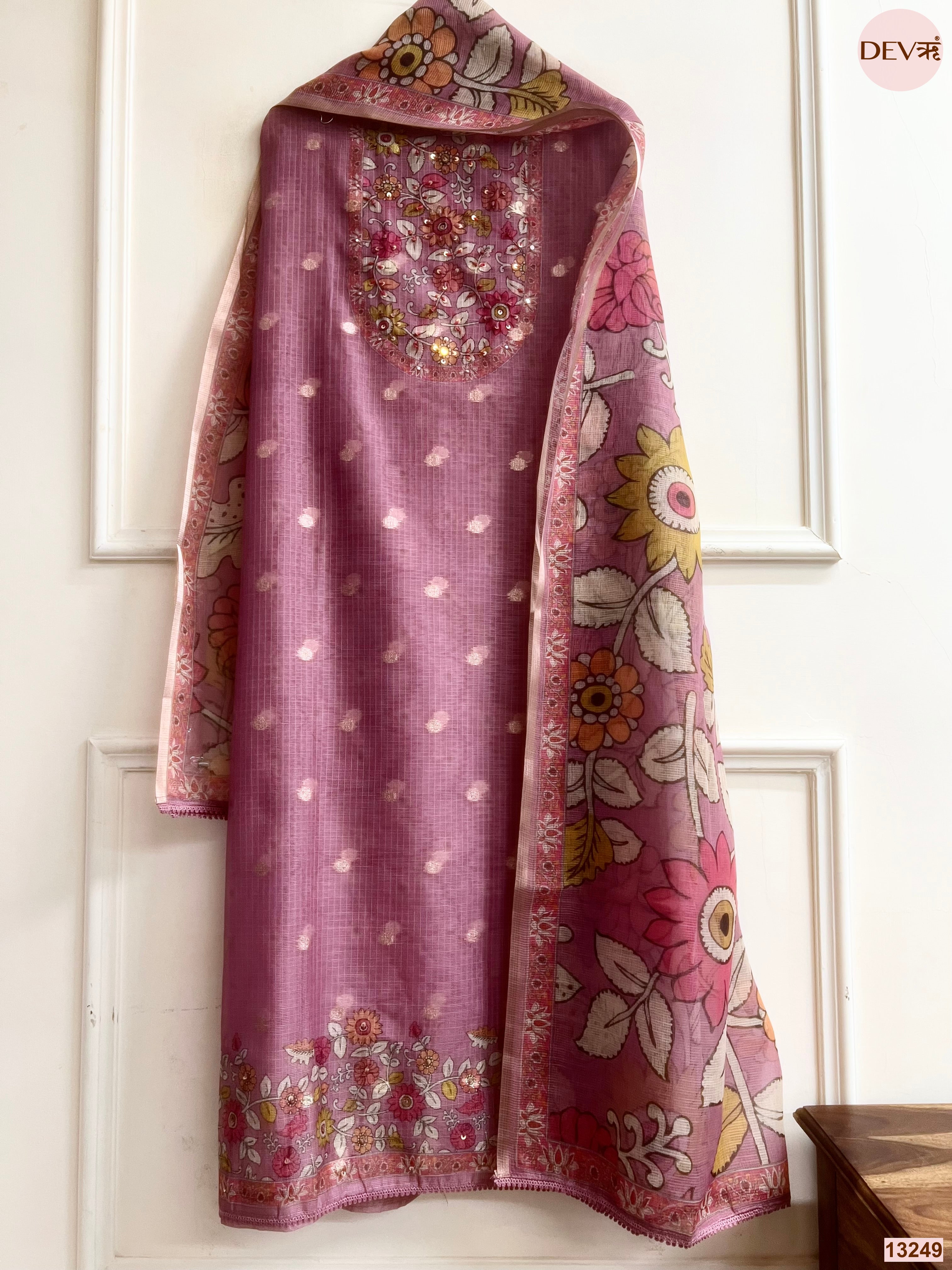 Pink Kota Printed Unstitched 3-Piece Suit (Devri – D.No 13249)