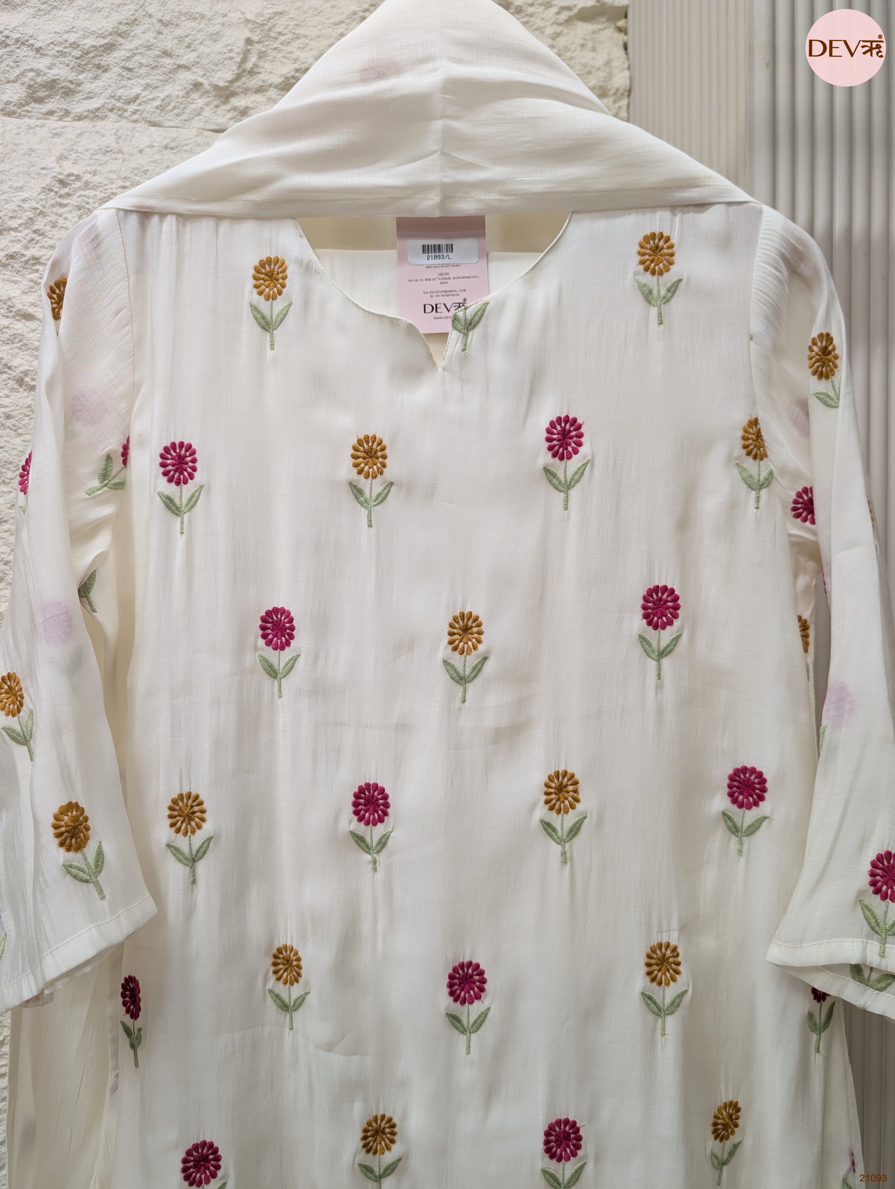Gulnaar Mul chanderi Embroidered Off-White 3-Piece Set (Devri – D.No 21093)