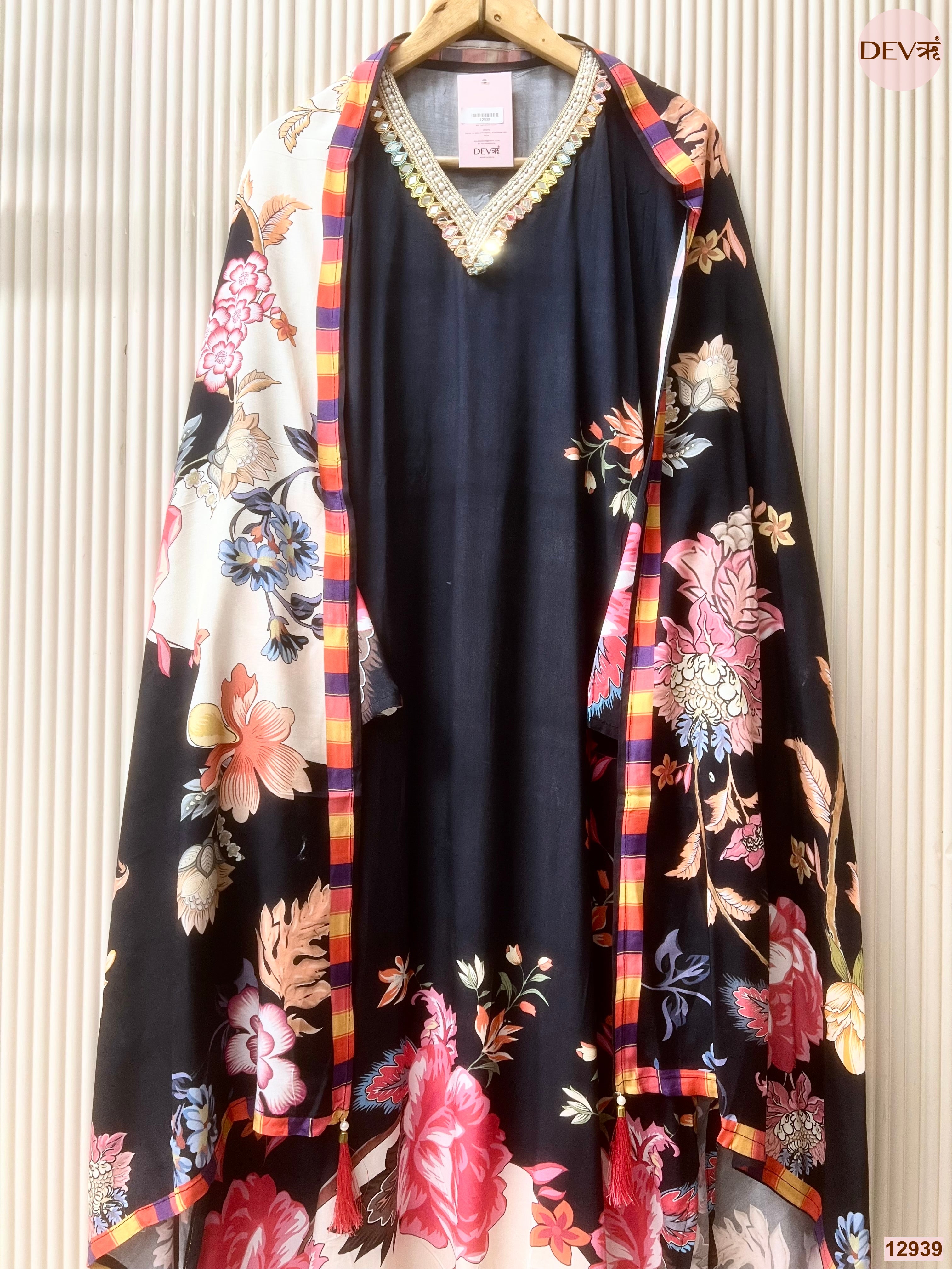 Black Muslin Printed Unstitched 3-Piece Suit (Devri – D.No 12939)