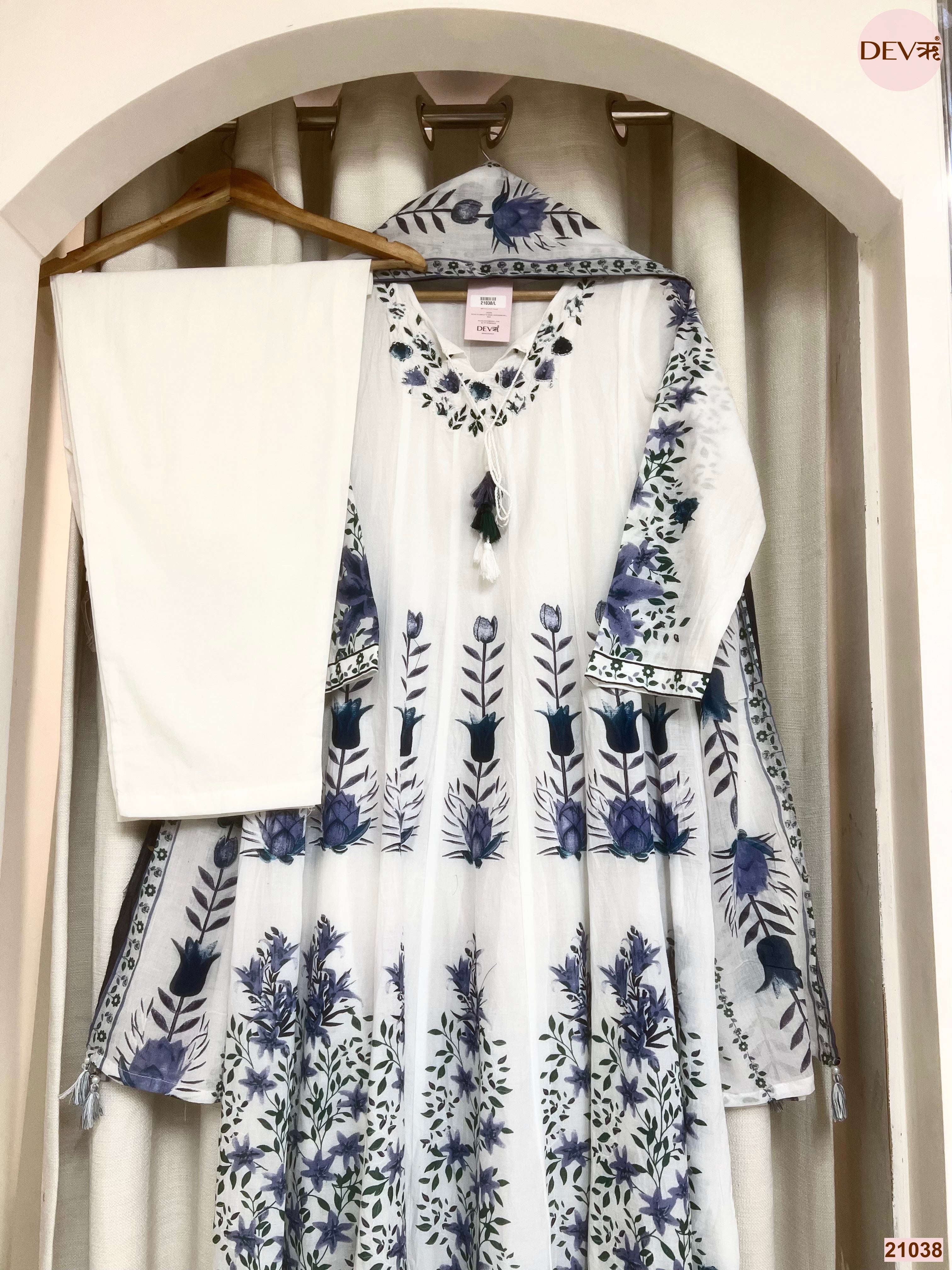 Gulnaar Mul Cotton Printed White 3-Piece Set (Devri – D.No 21038)